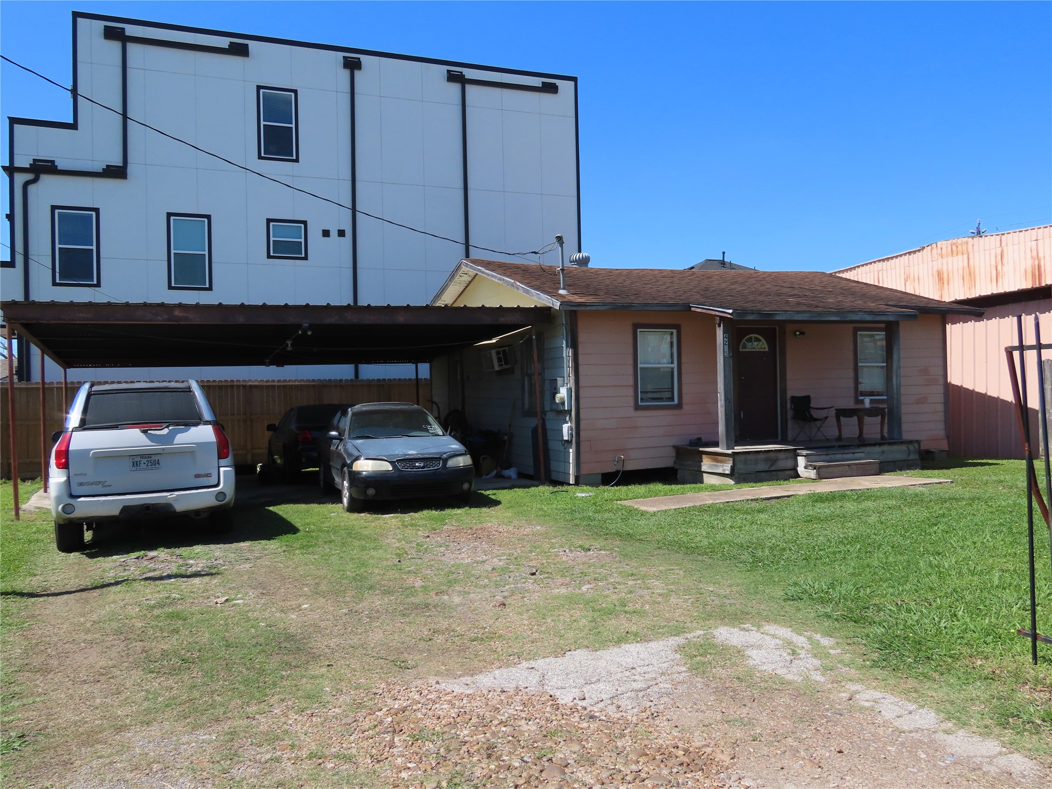 Listing photo 1