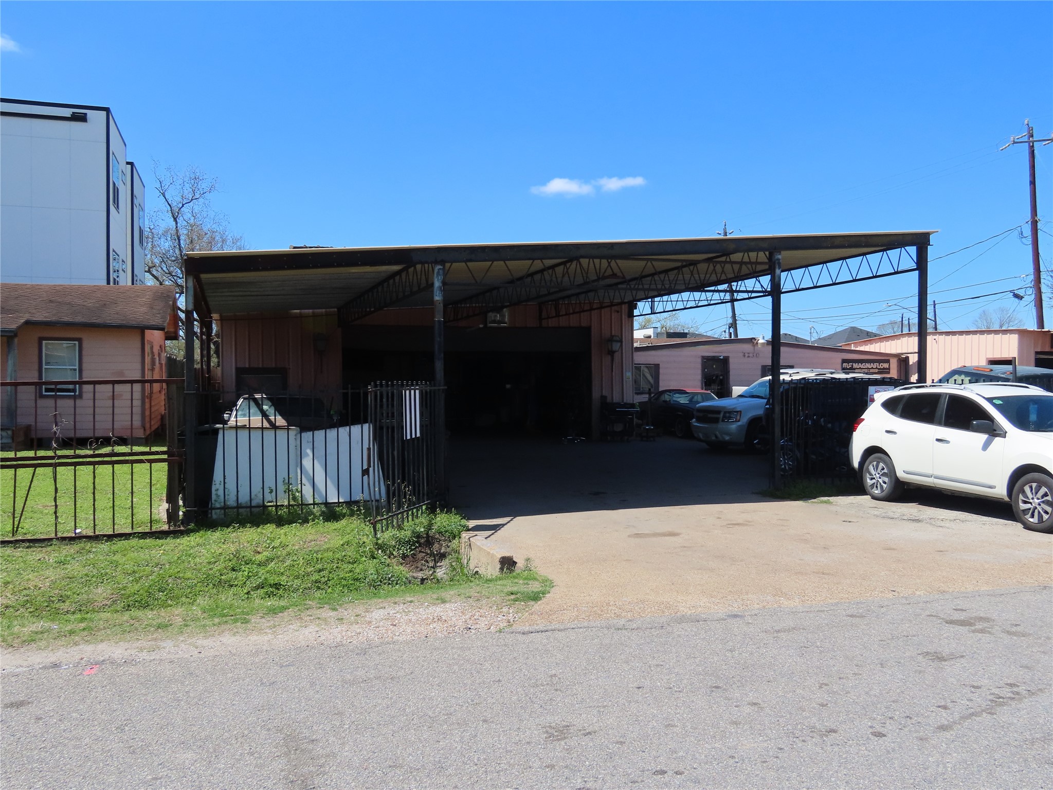 Listing photo 1