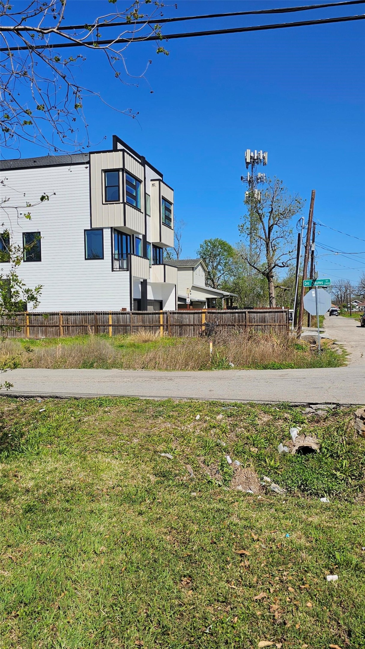 Listing photo 2