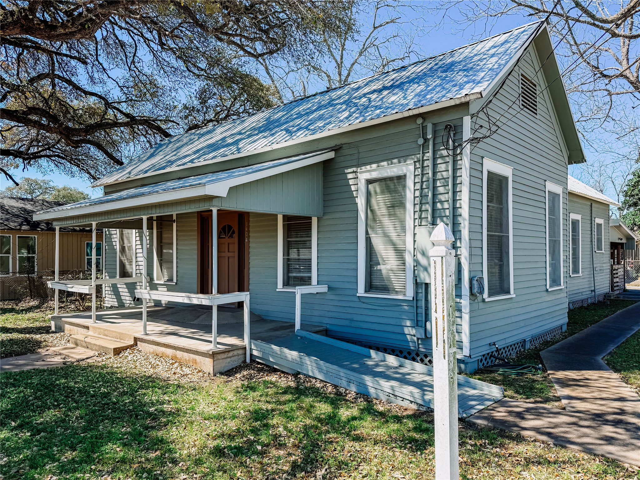 Listing photo 1