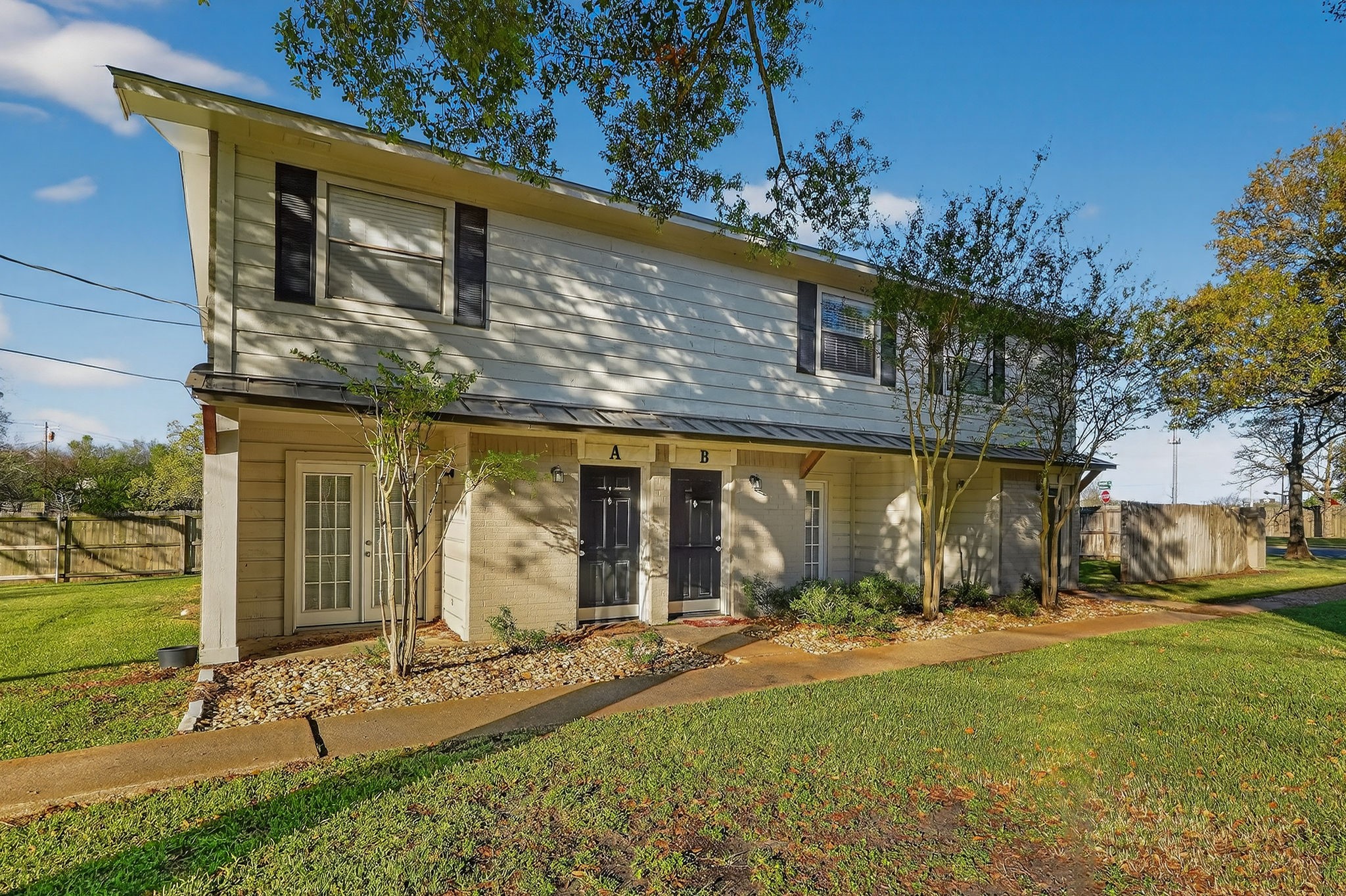 Listing photo 1