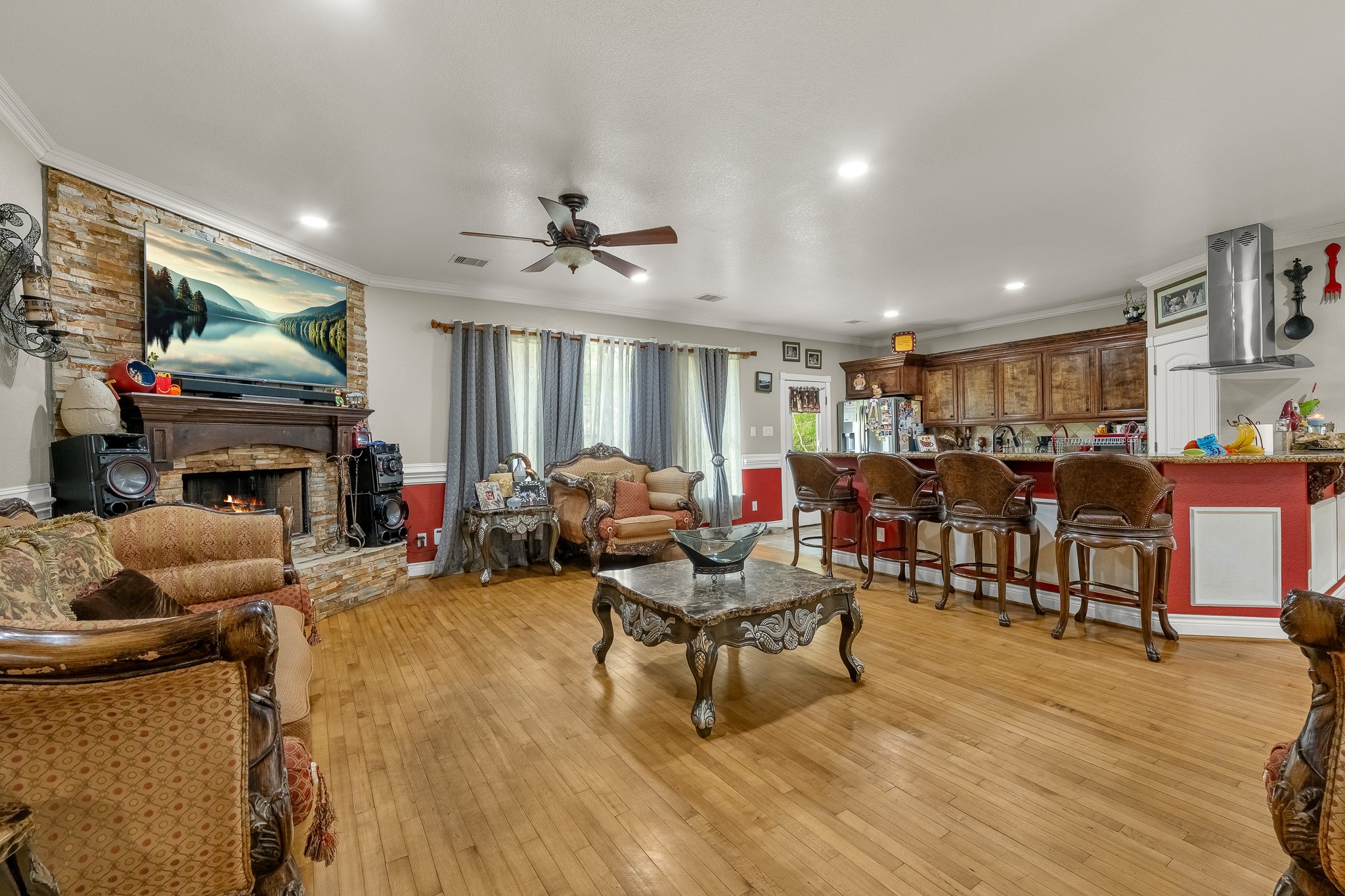 Listing photo 1
