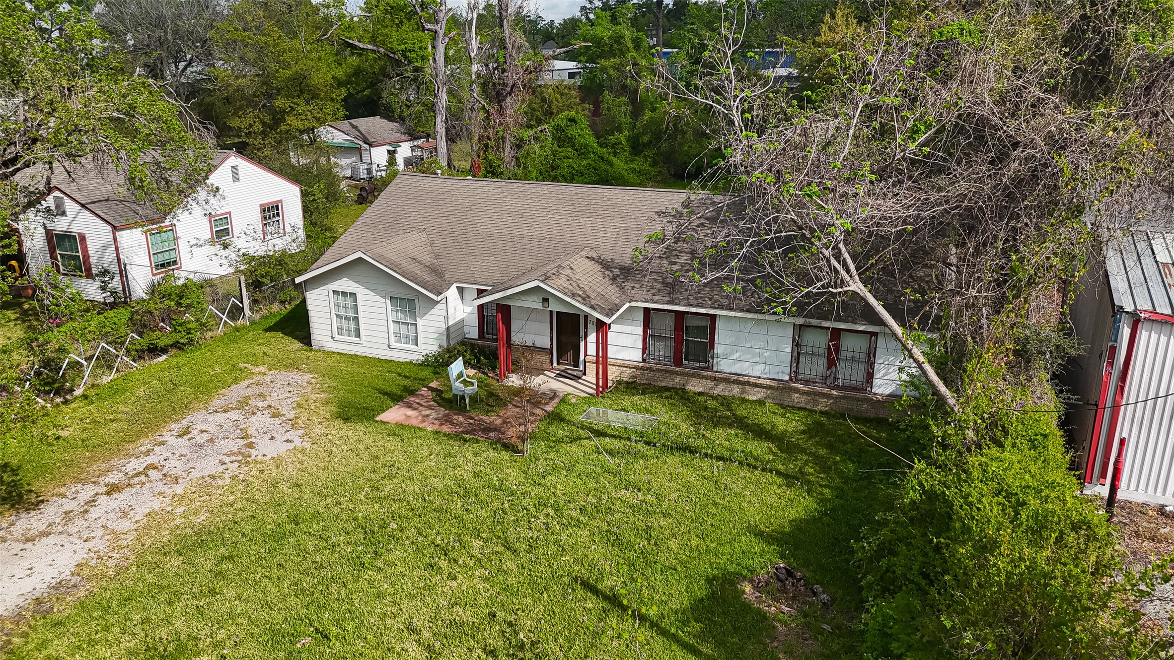 Listing photo 4