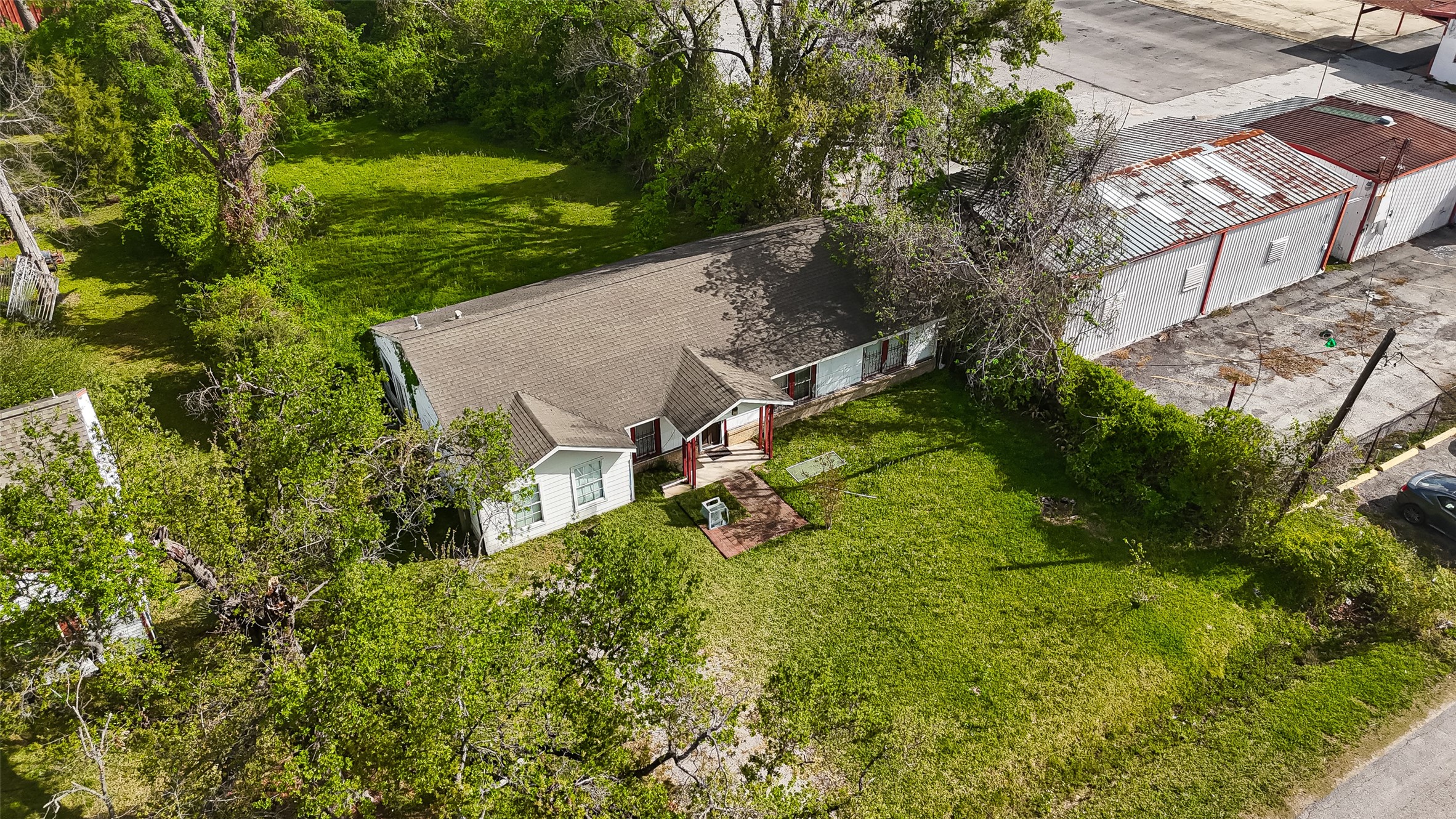 Listing photo 5