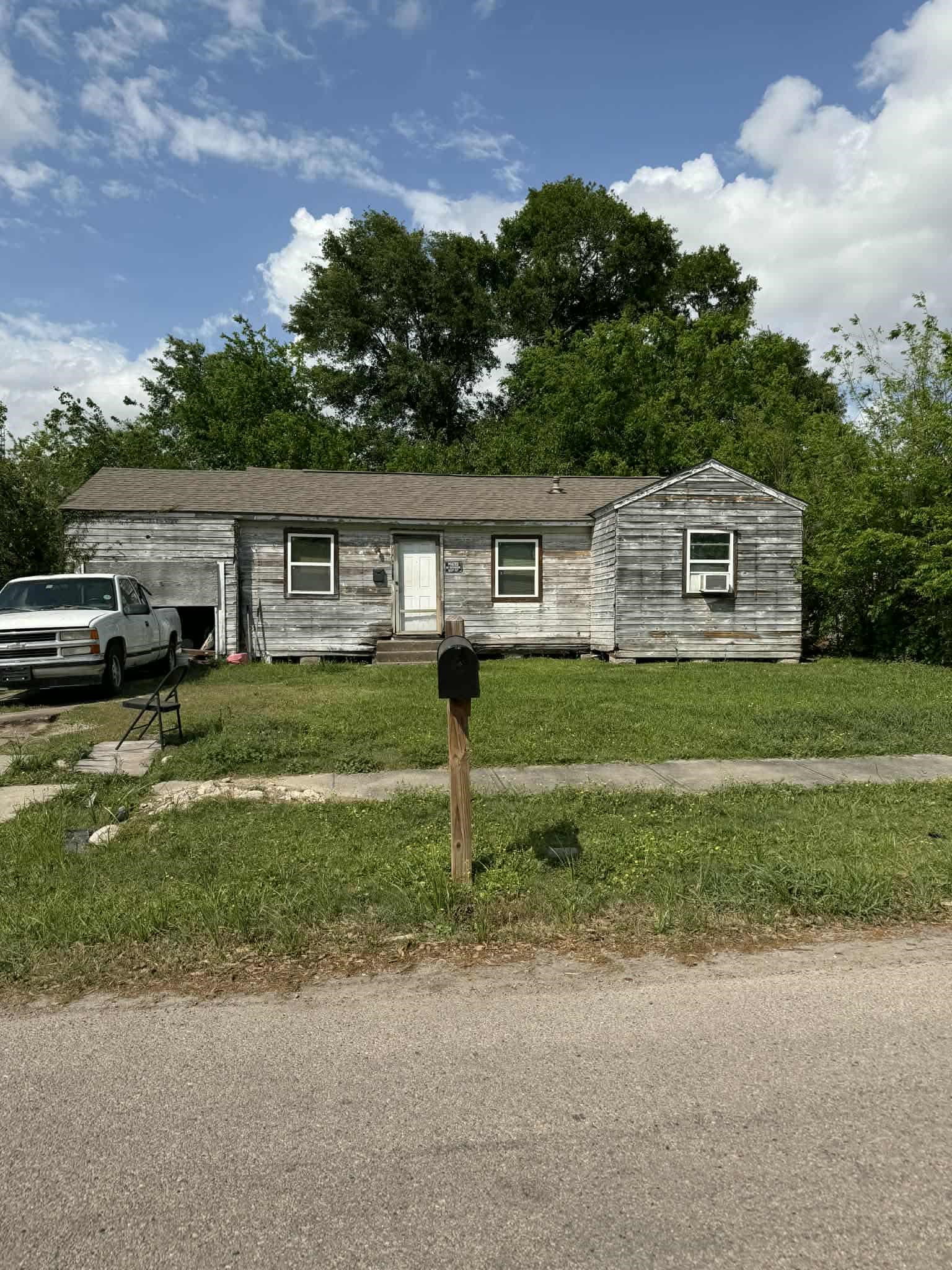 Listing photo 1