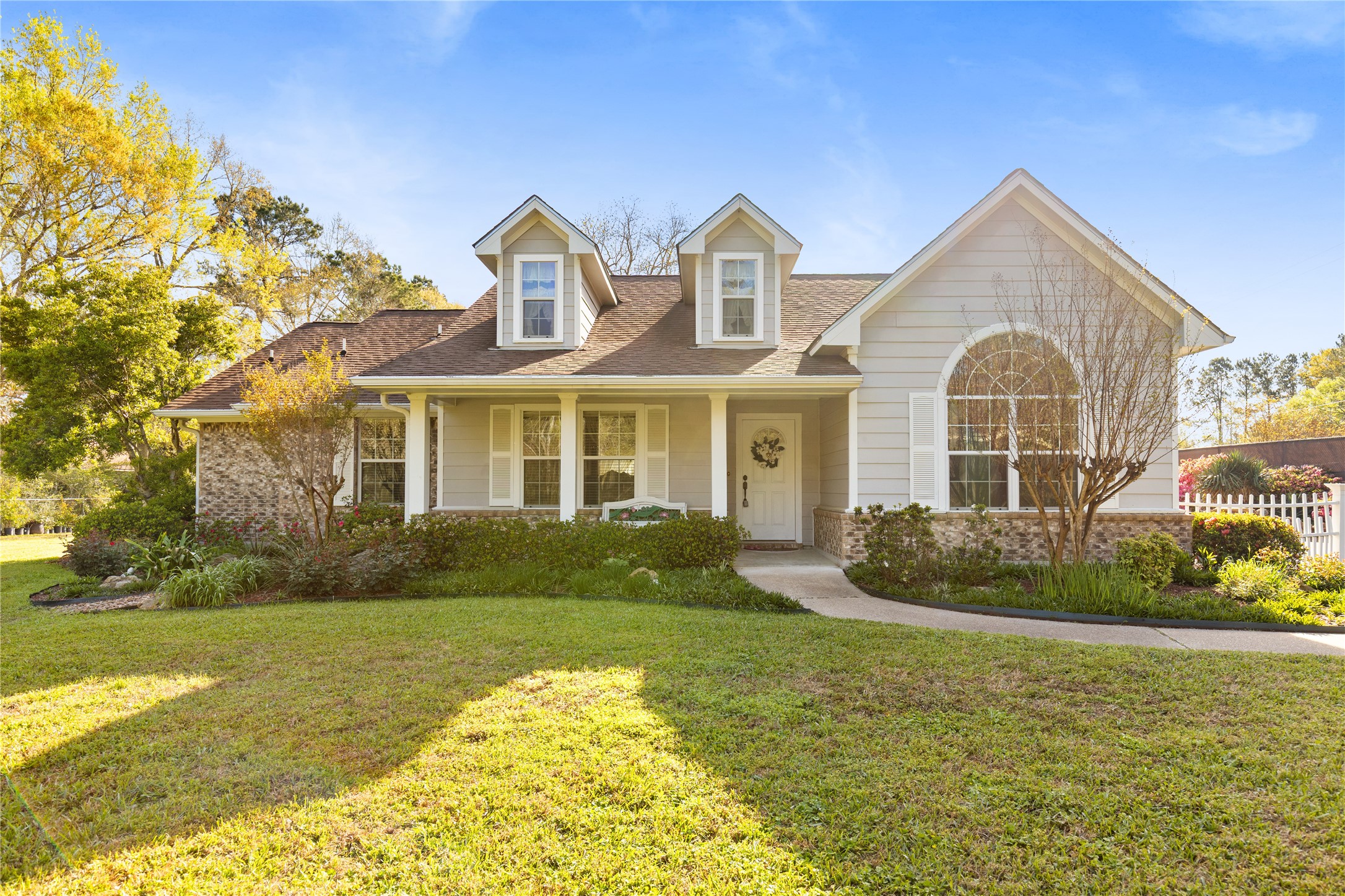 Listing photo 1