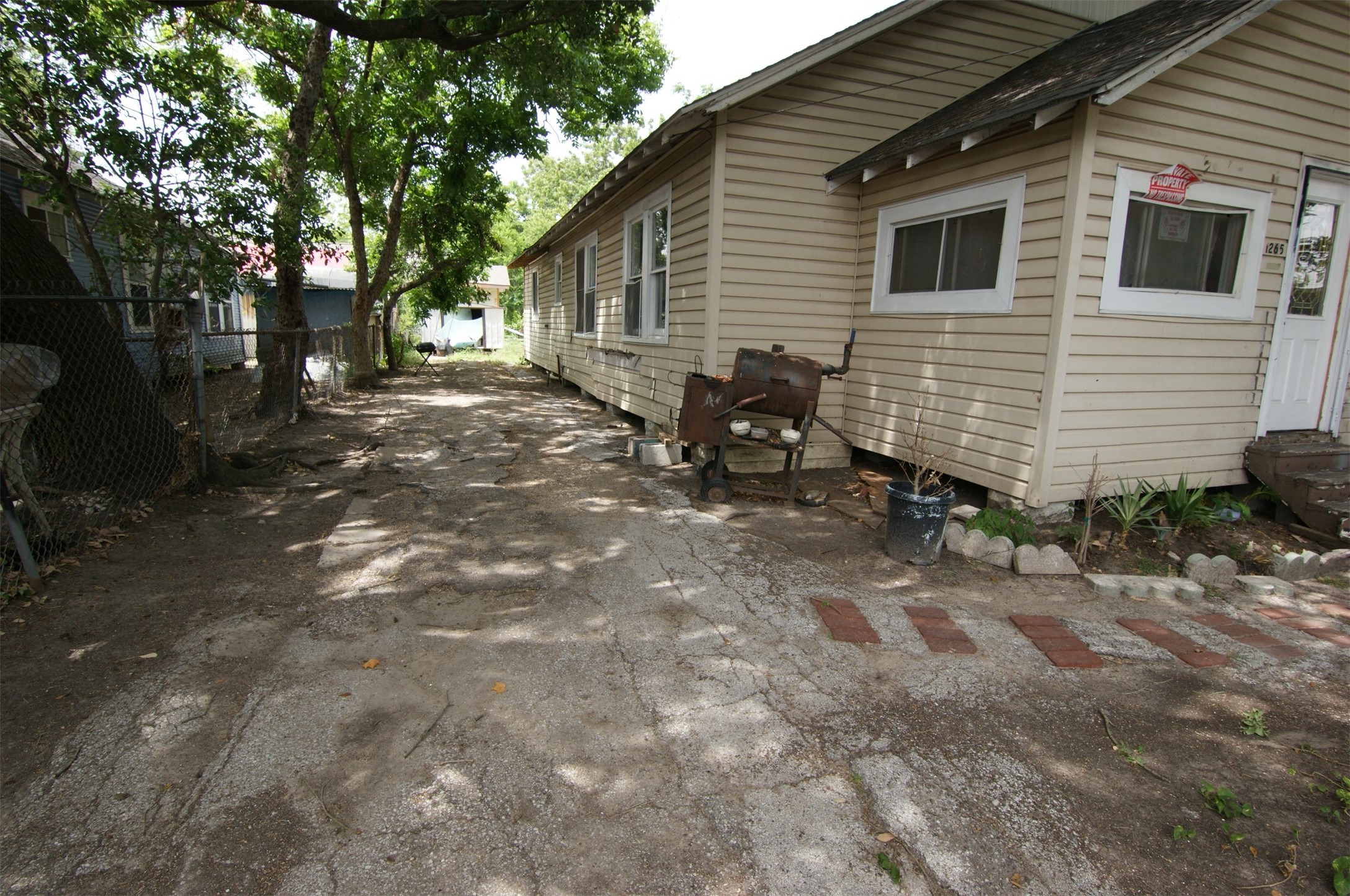 Listing photo 1