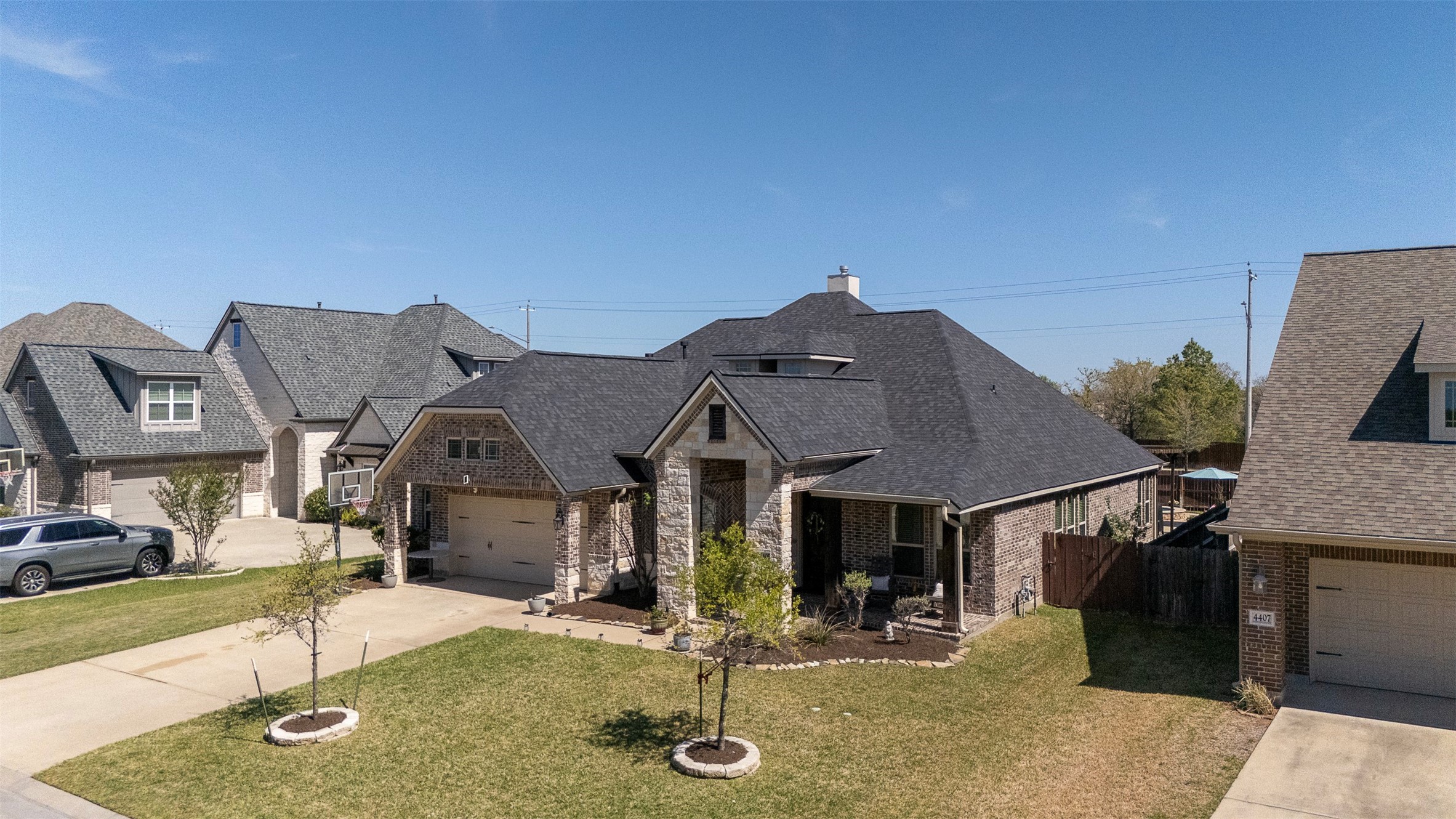 Listing photo 3