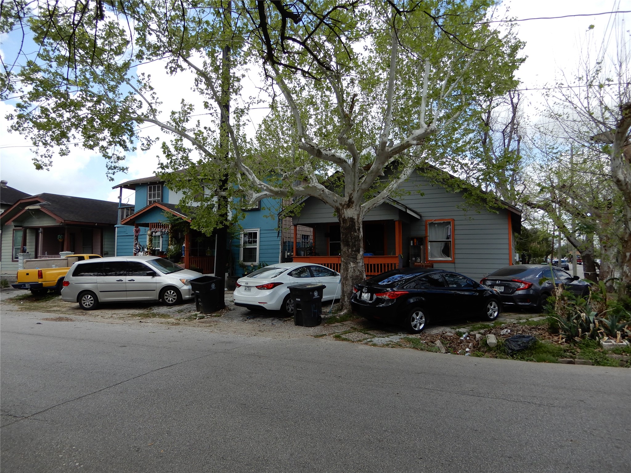 Listing photo 3