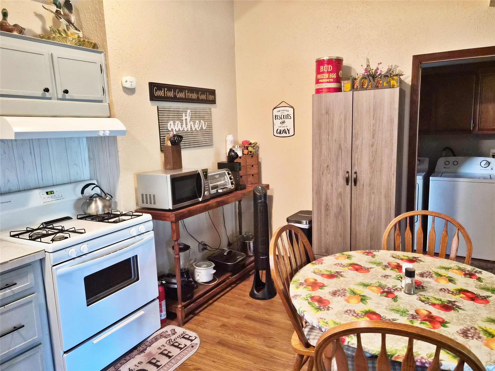 Listing photo 5