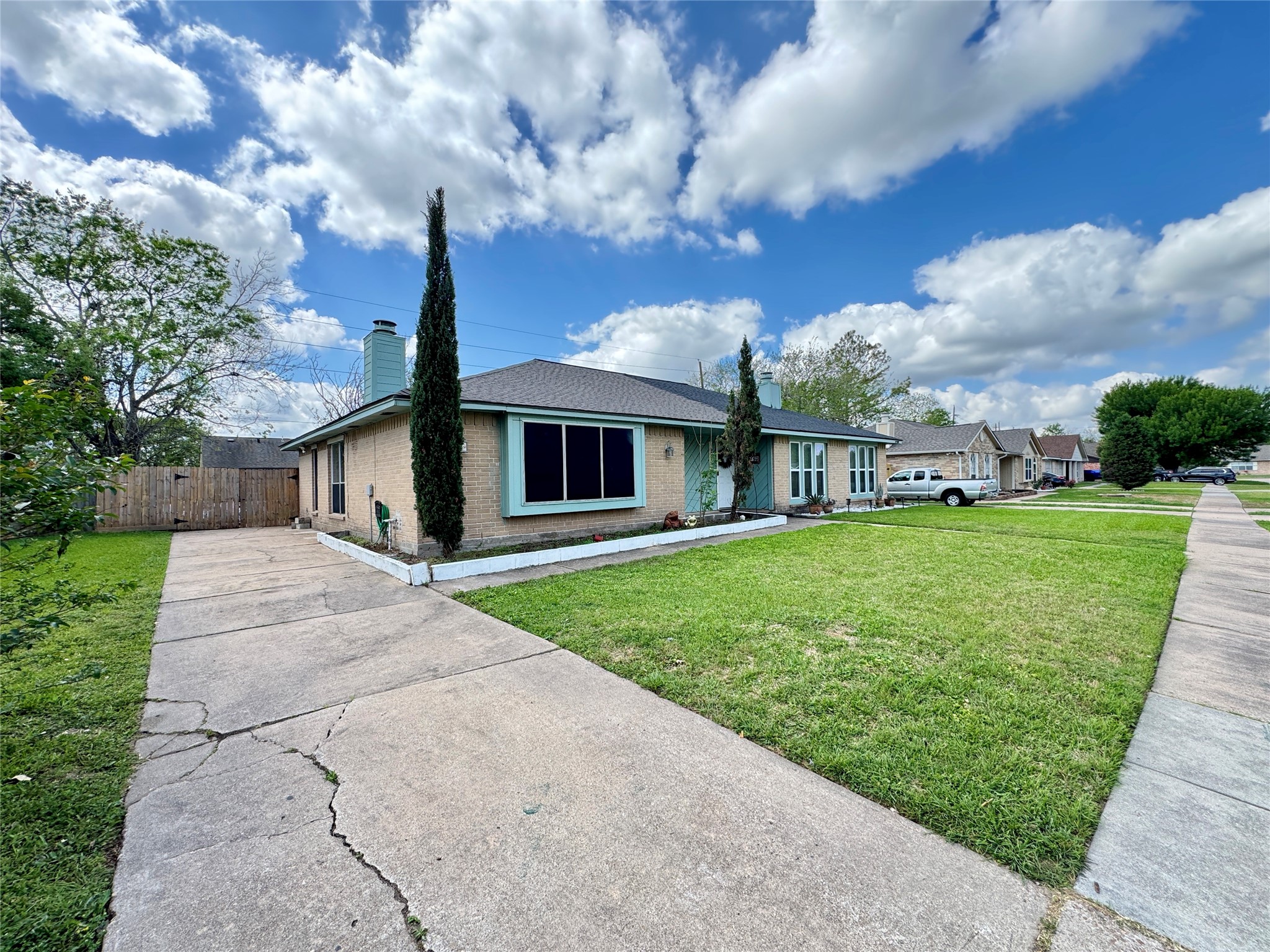 Listing photo 2