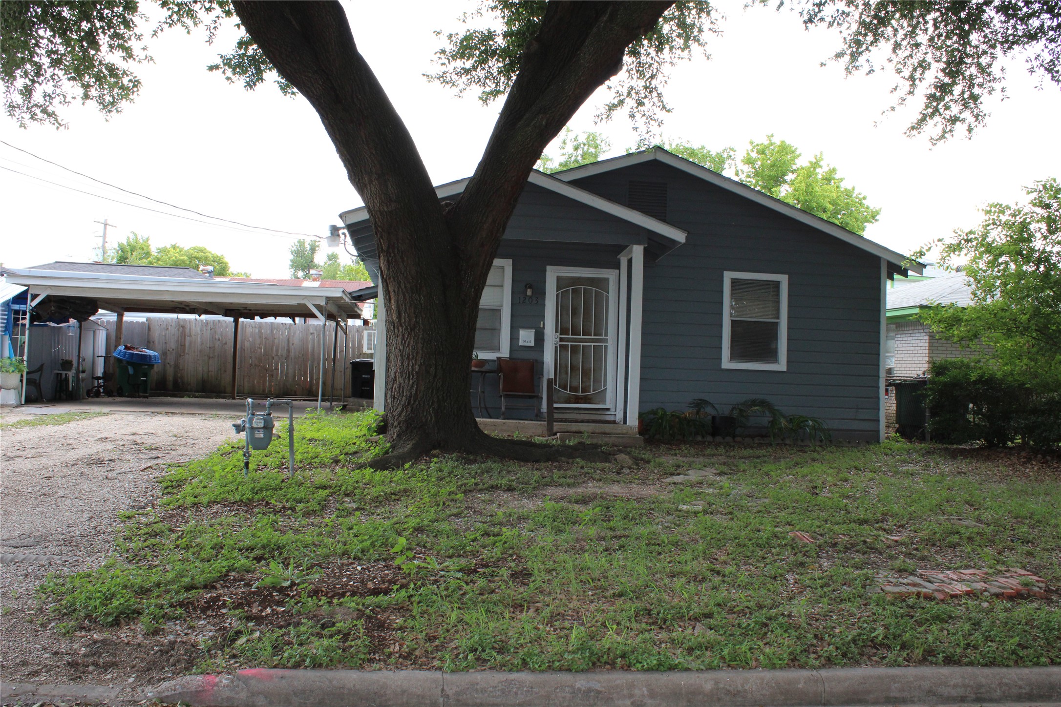 Listing photo 1