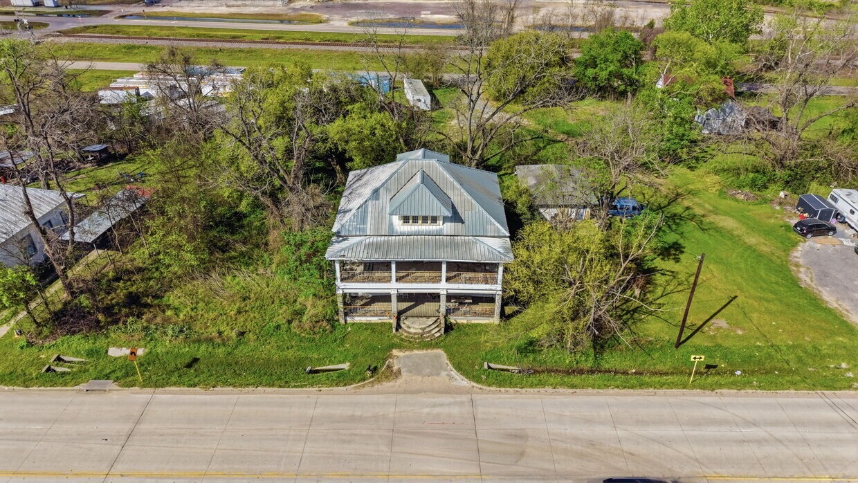 Listing photo 3