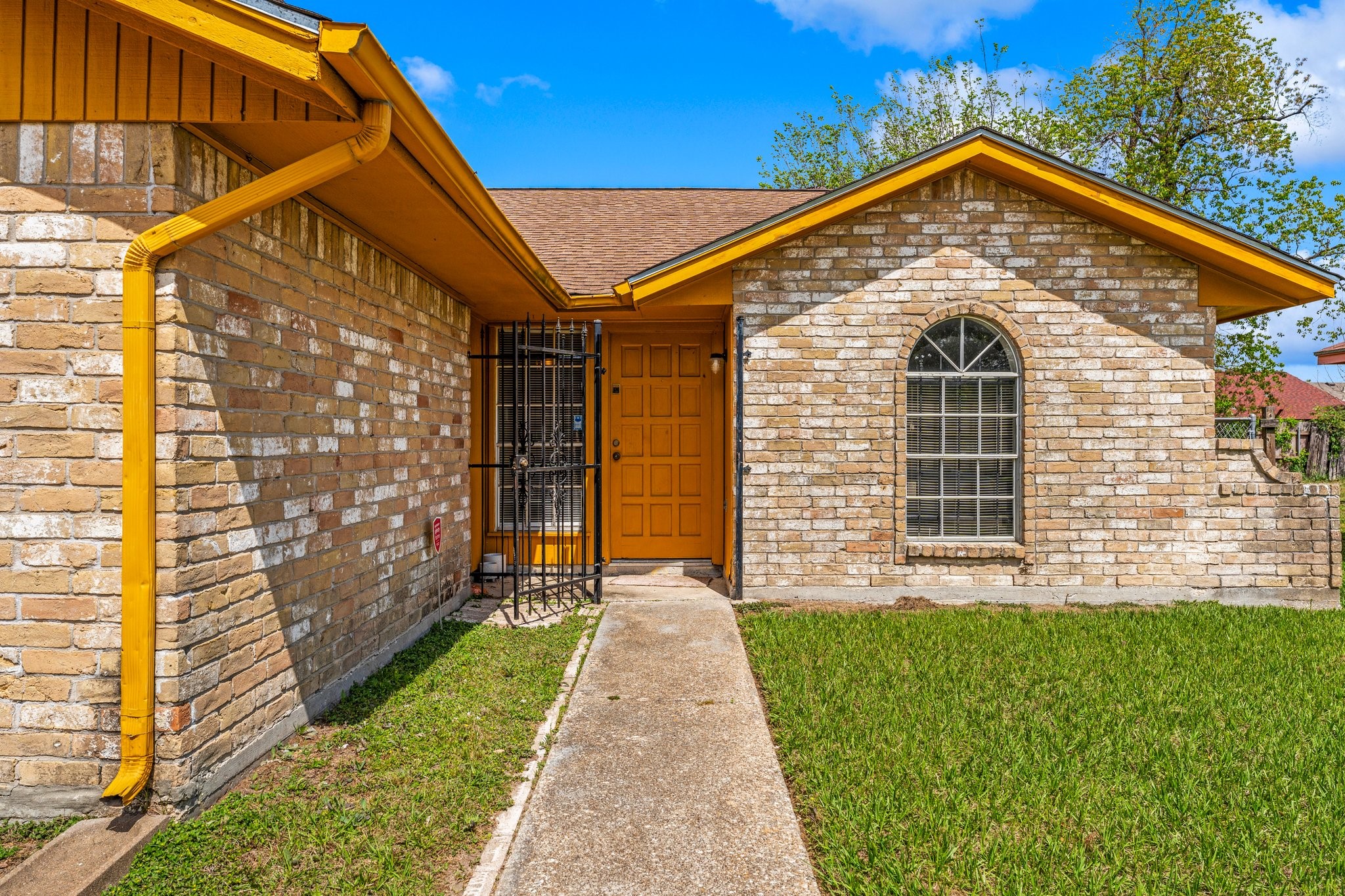 Listing photo 1