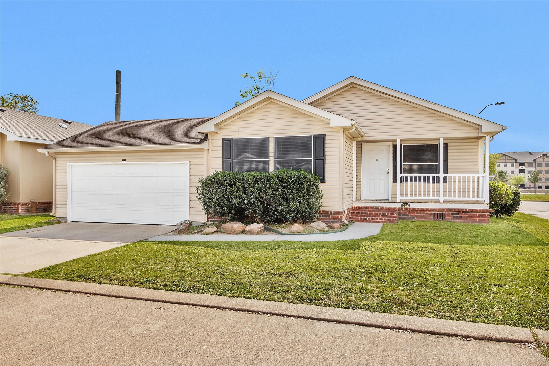 Listing photo 1
