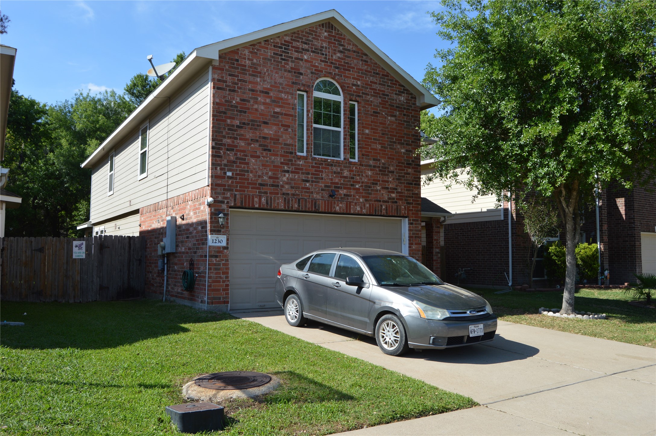 Listing photo 2