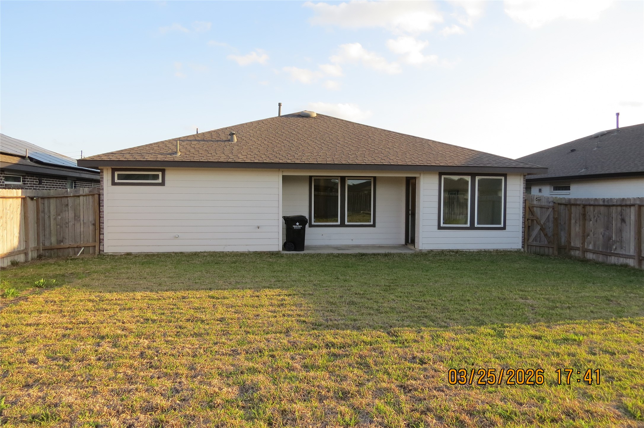 Listing photo 2
