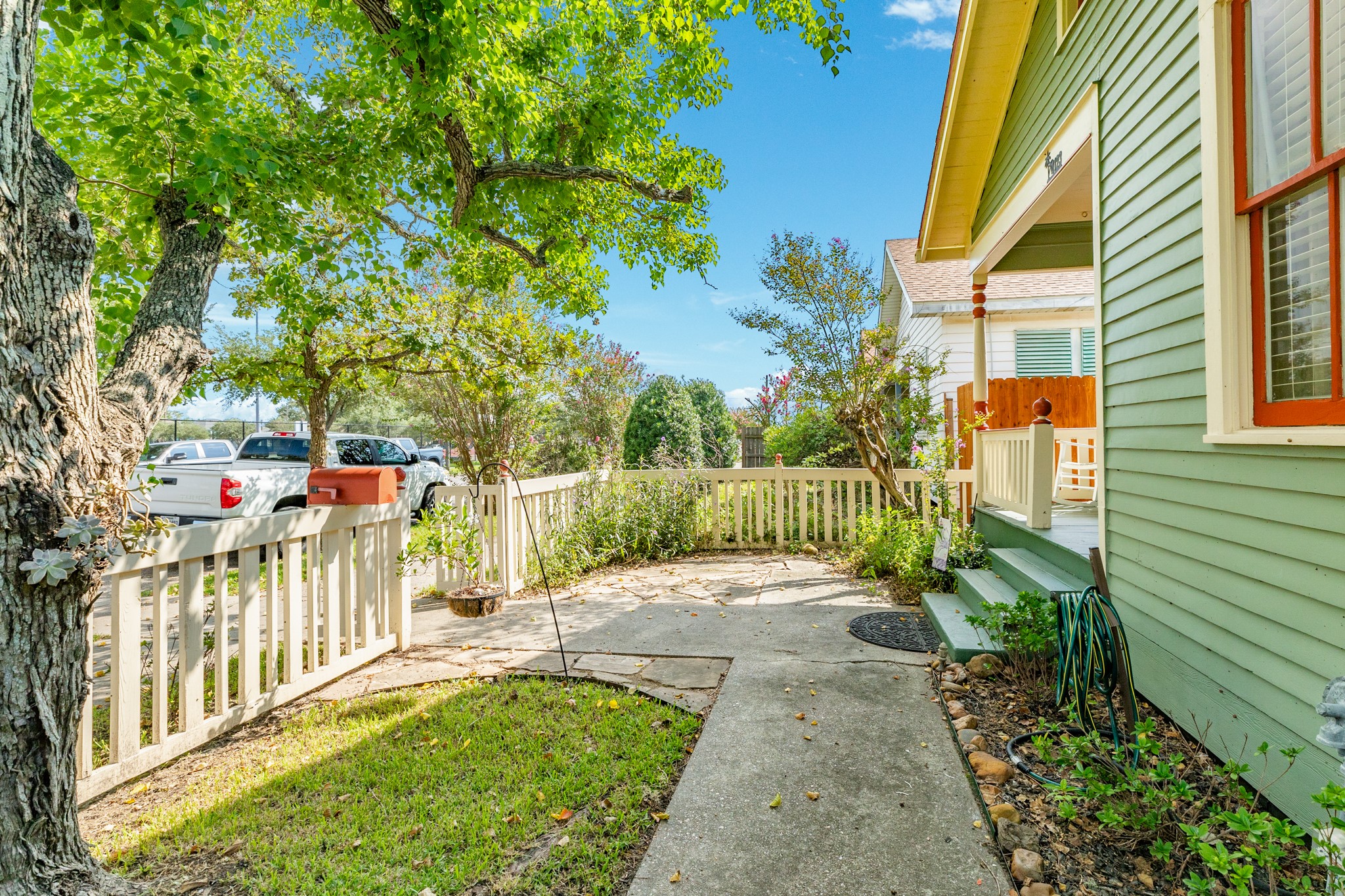 Listing photo 4