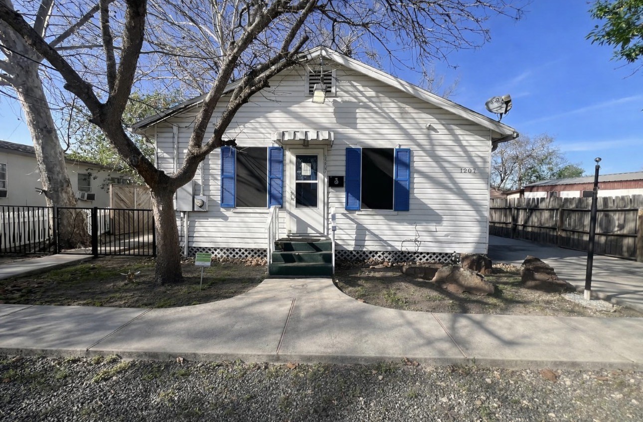 Listing photo 1