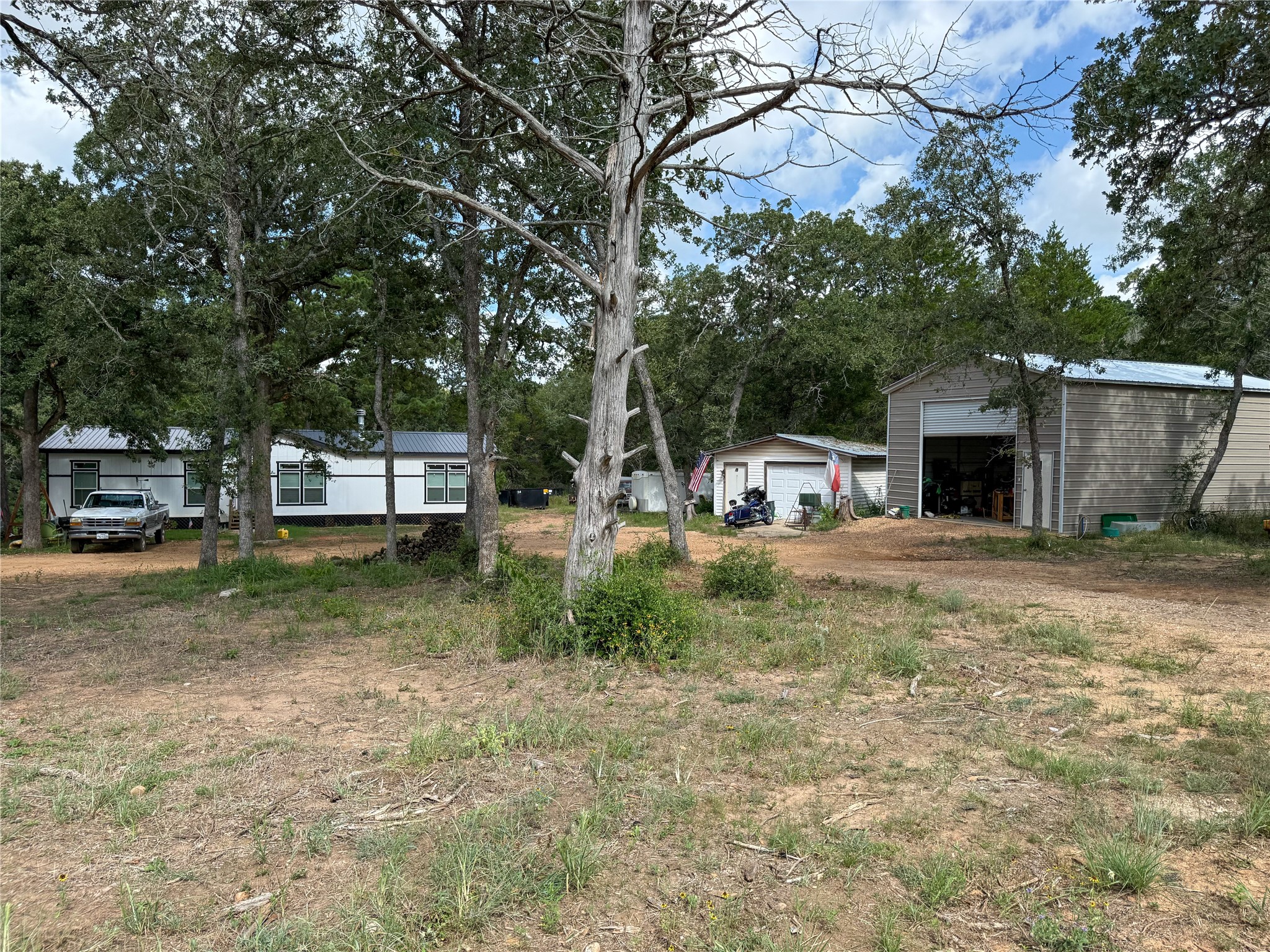 Listing photo 4