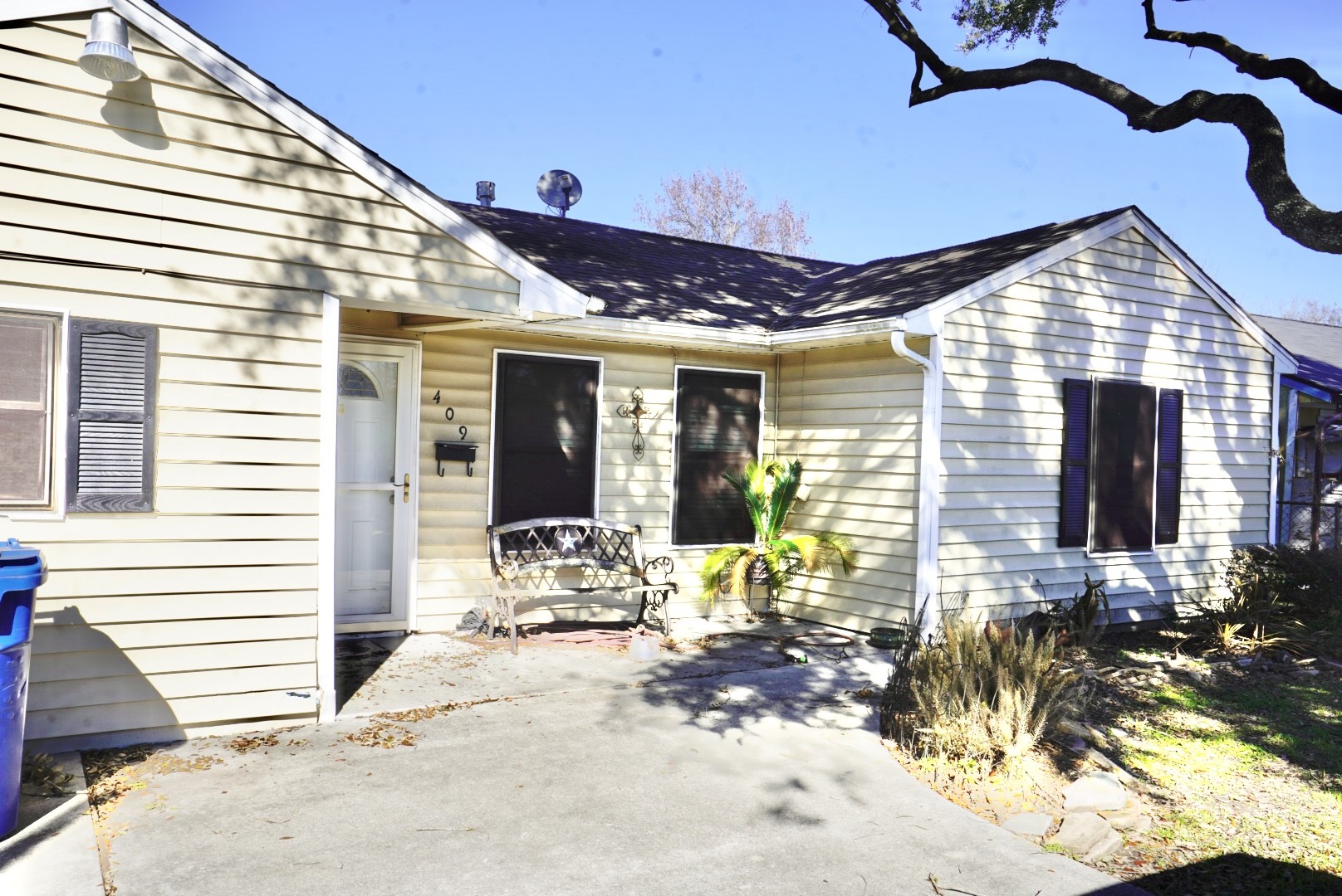 Listing photo 1