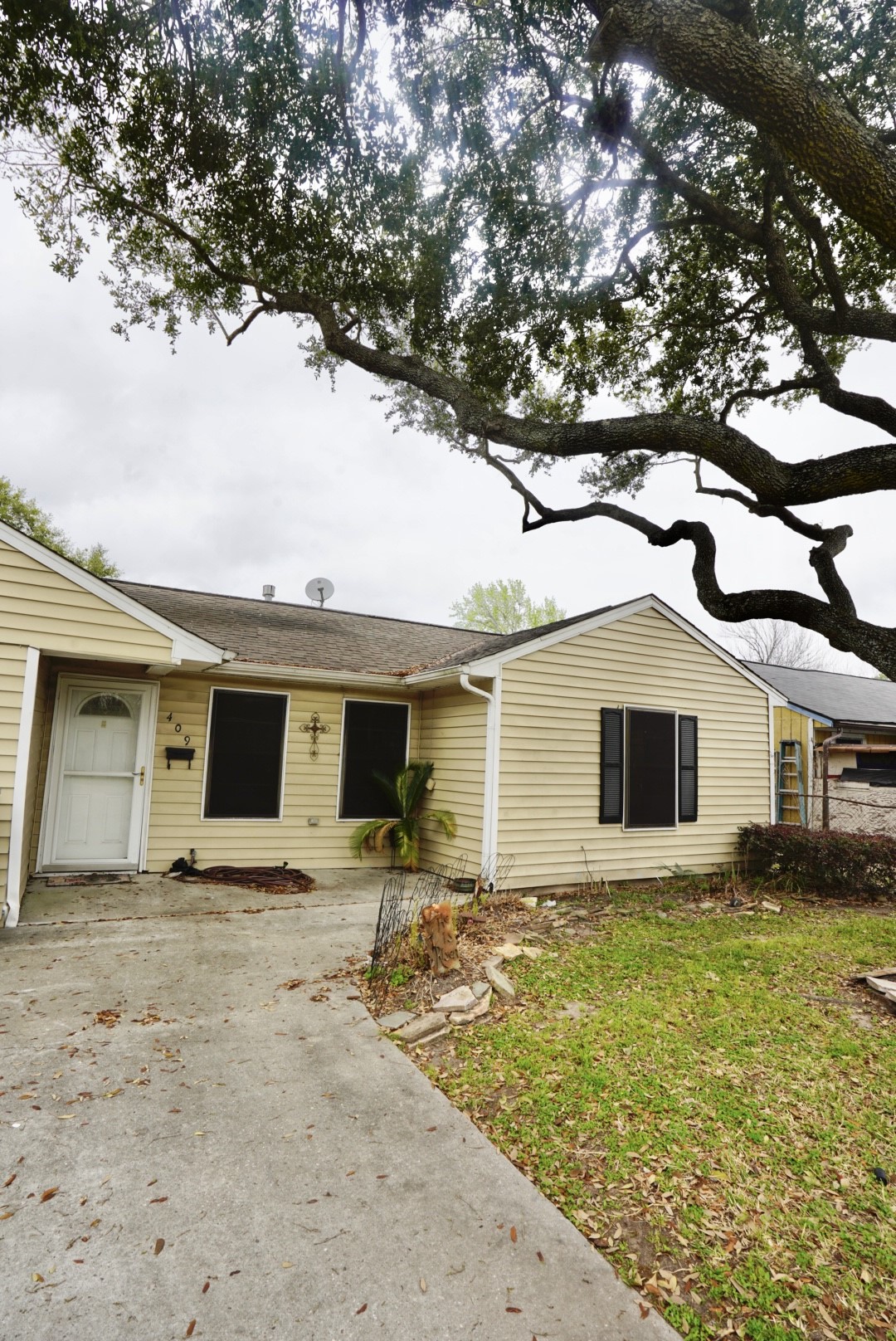 Listing photo 1