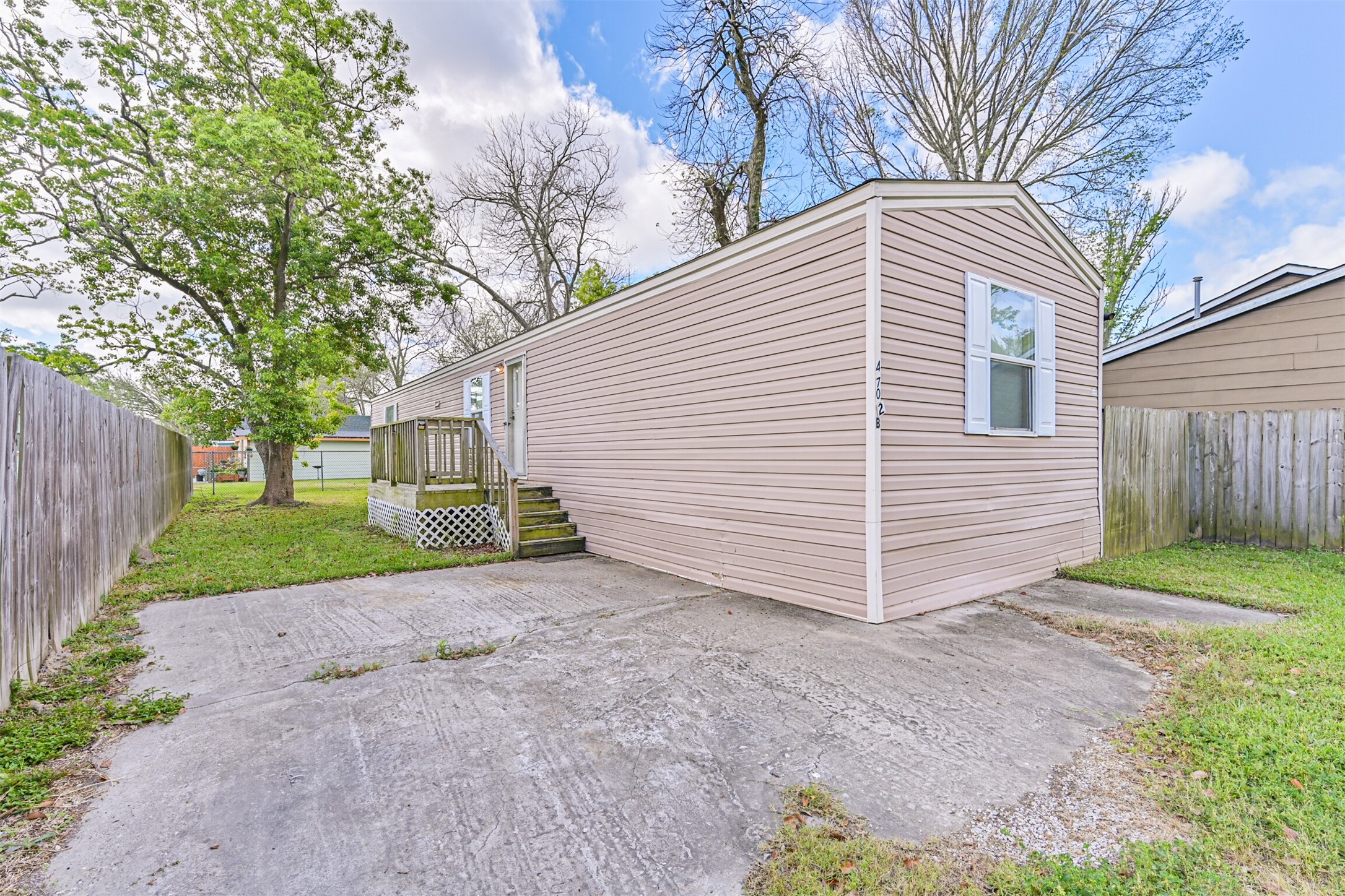 Listing photo 4