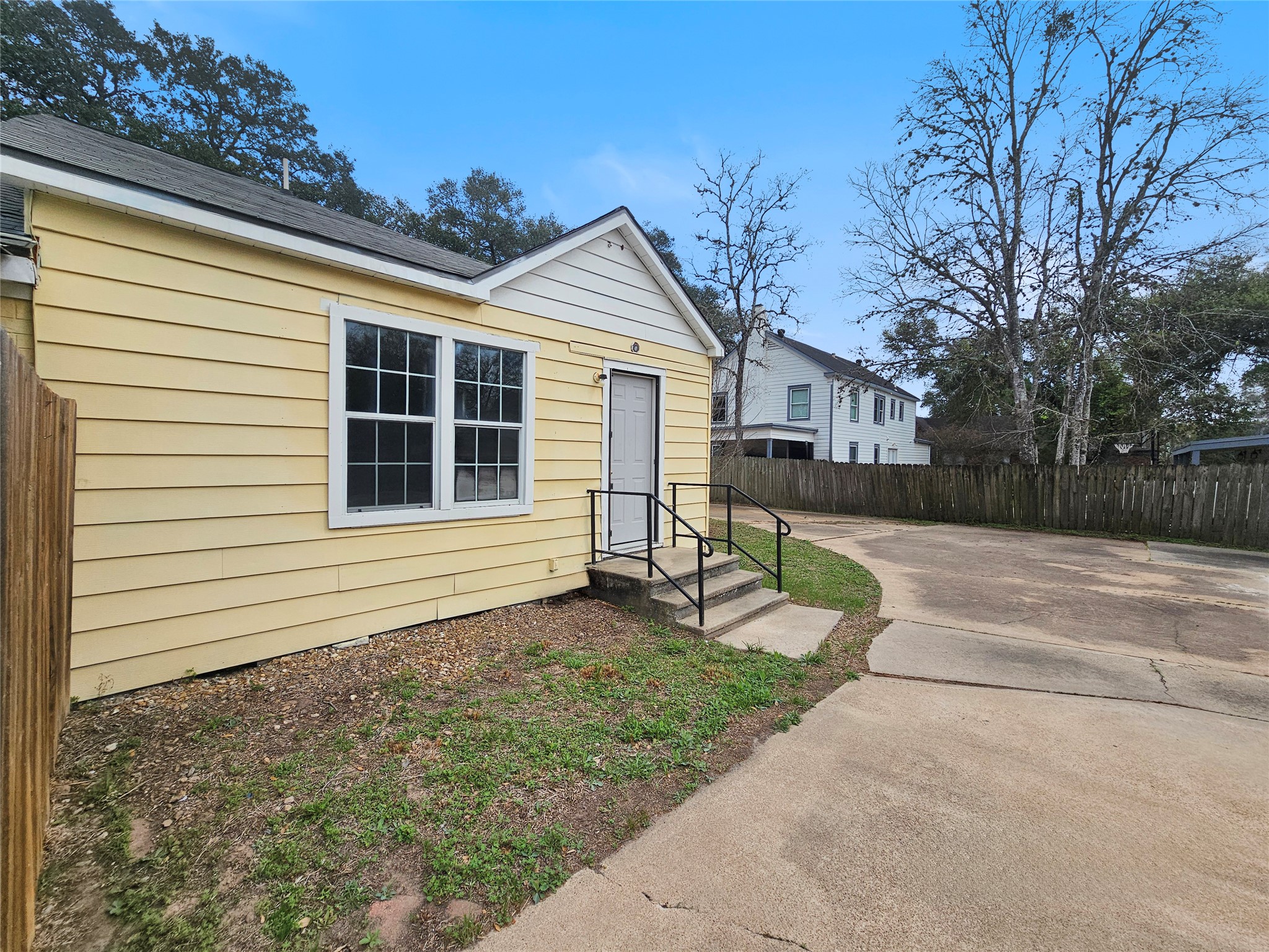 Listing photo 5