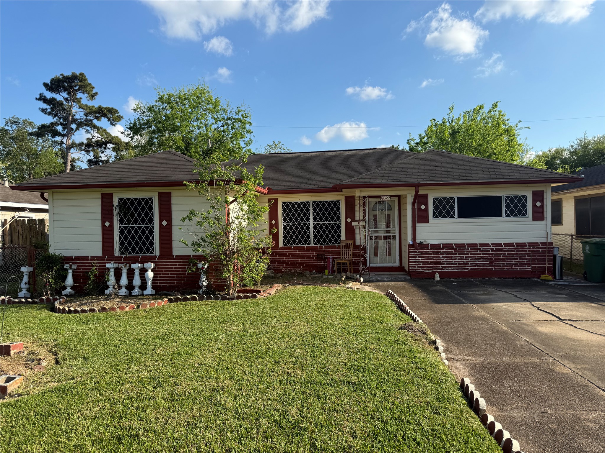 Listing photo 1