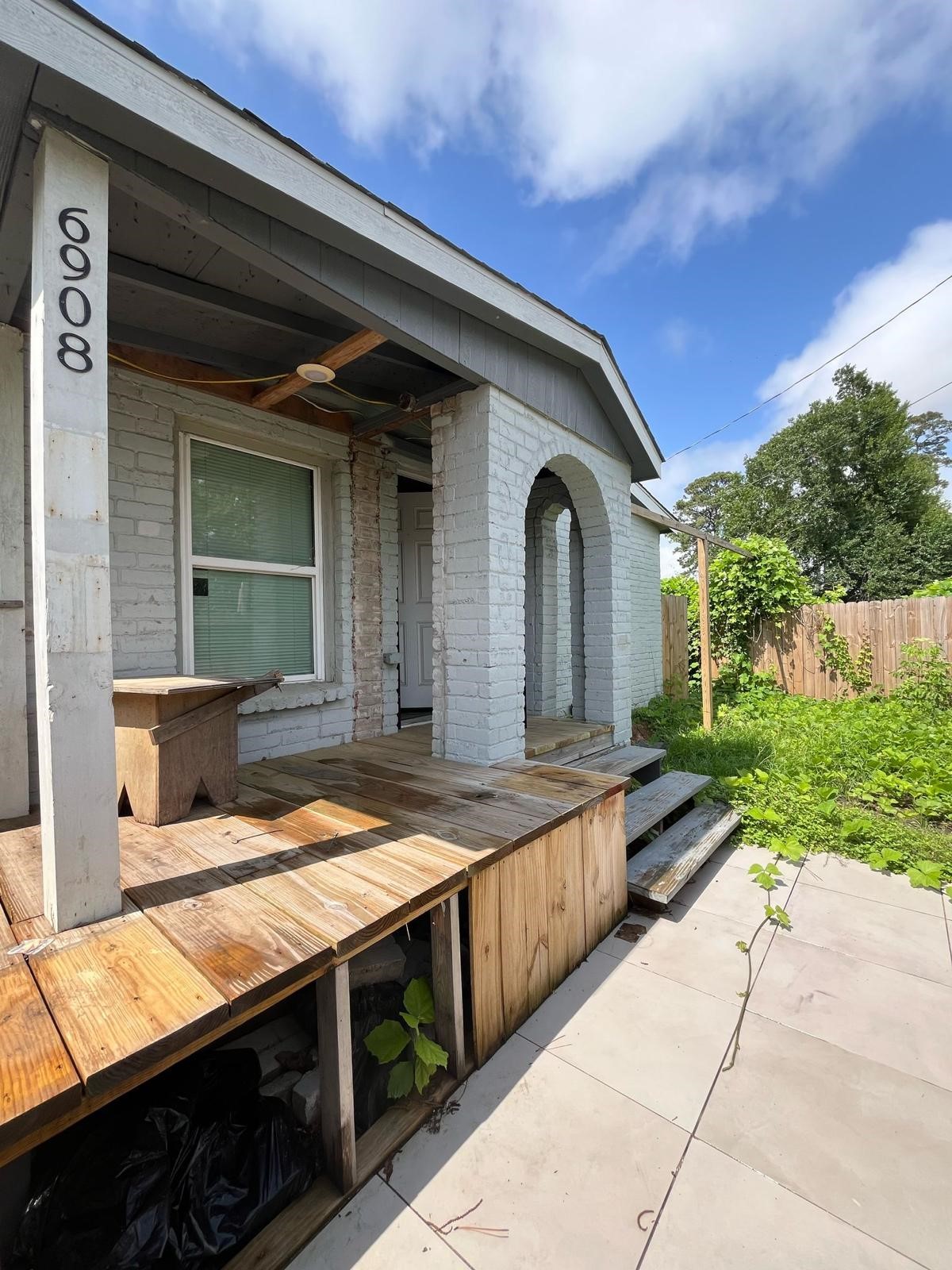 Listing photo 1