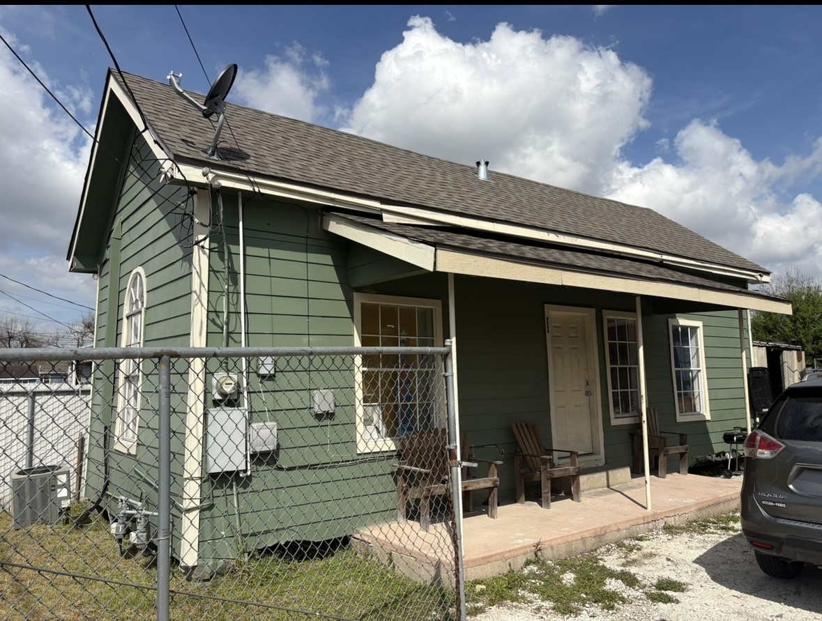 Listing photo 1