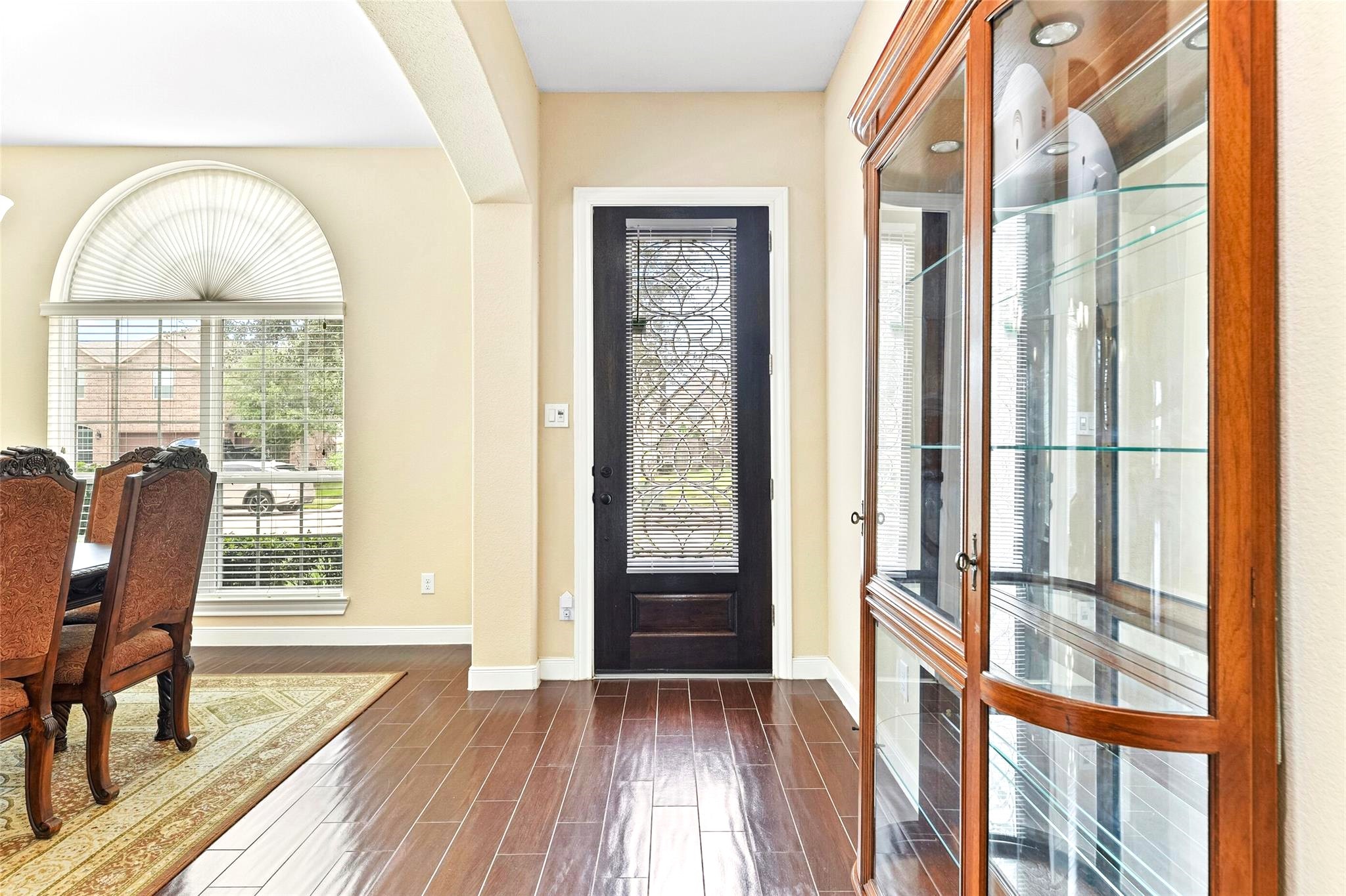 Listing photo 3