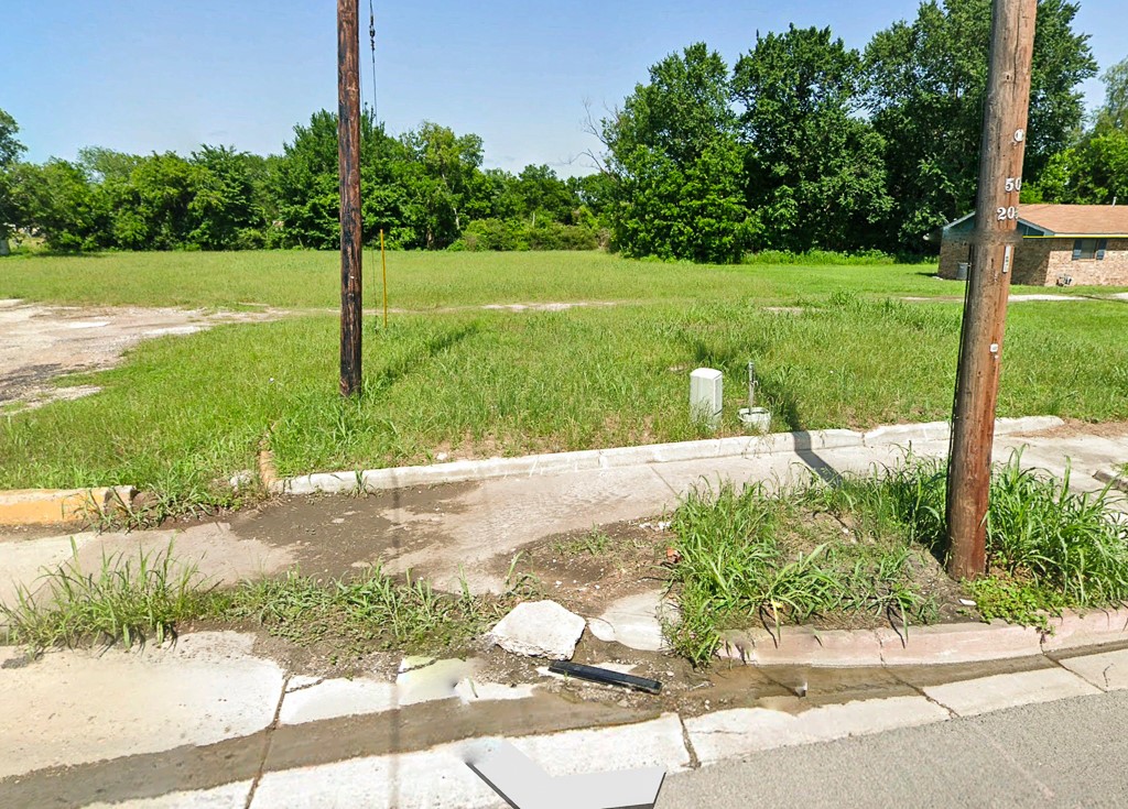 Listing photo 3