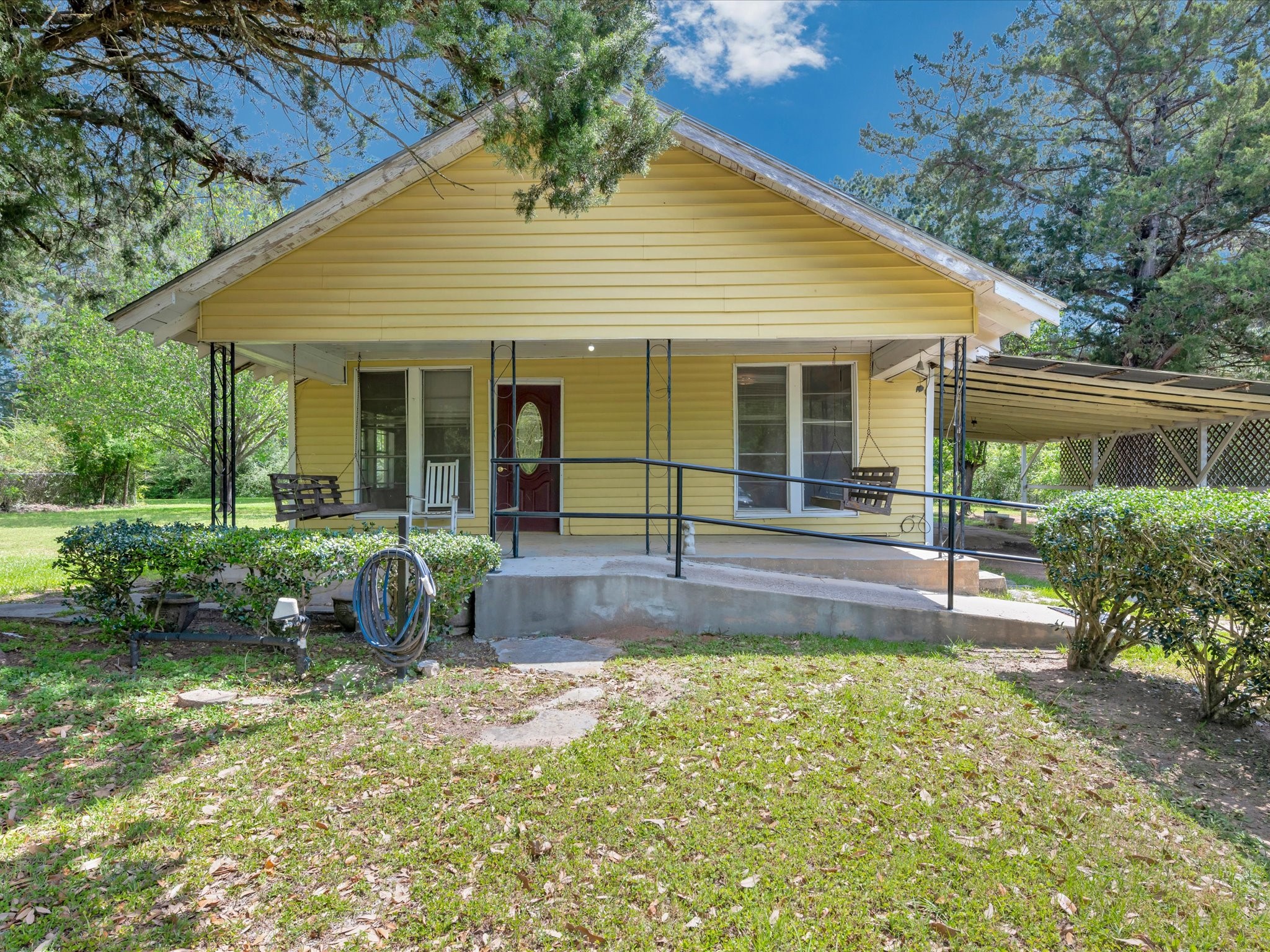 Listing photo 2