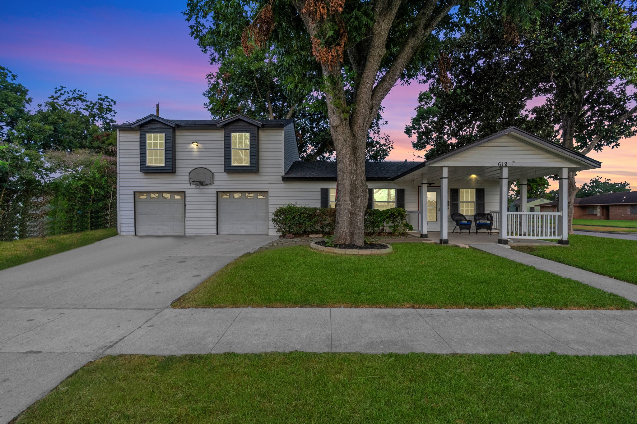 Listing photo 1