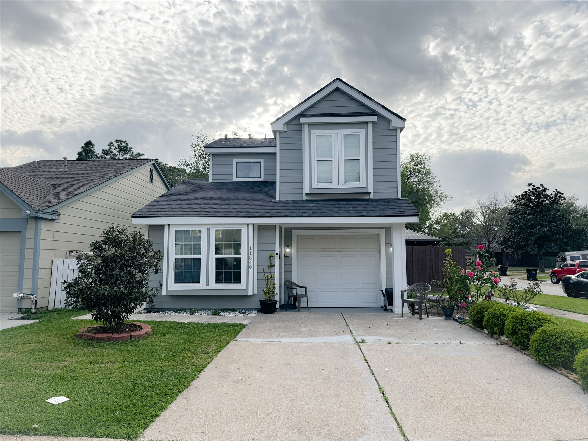 Listing photo 1