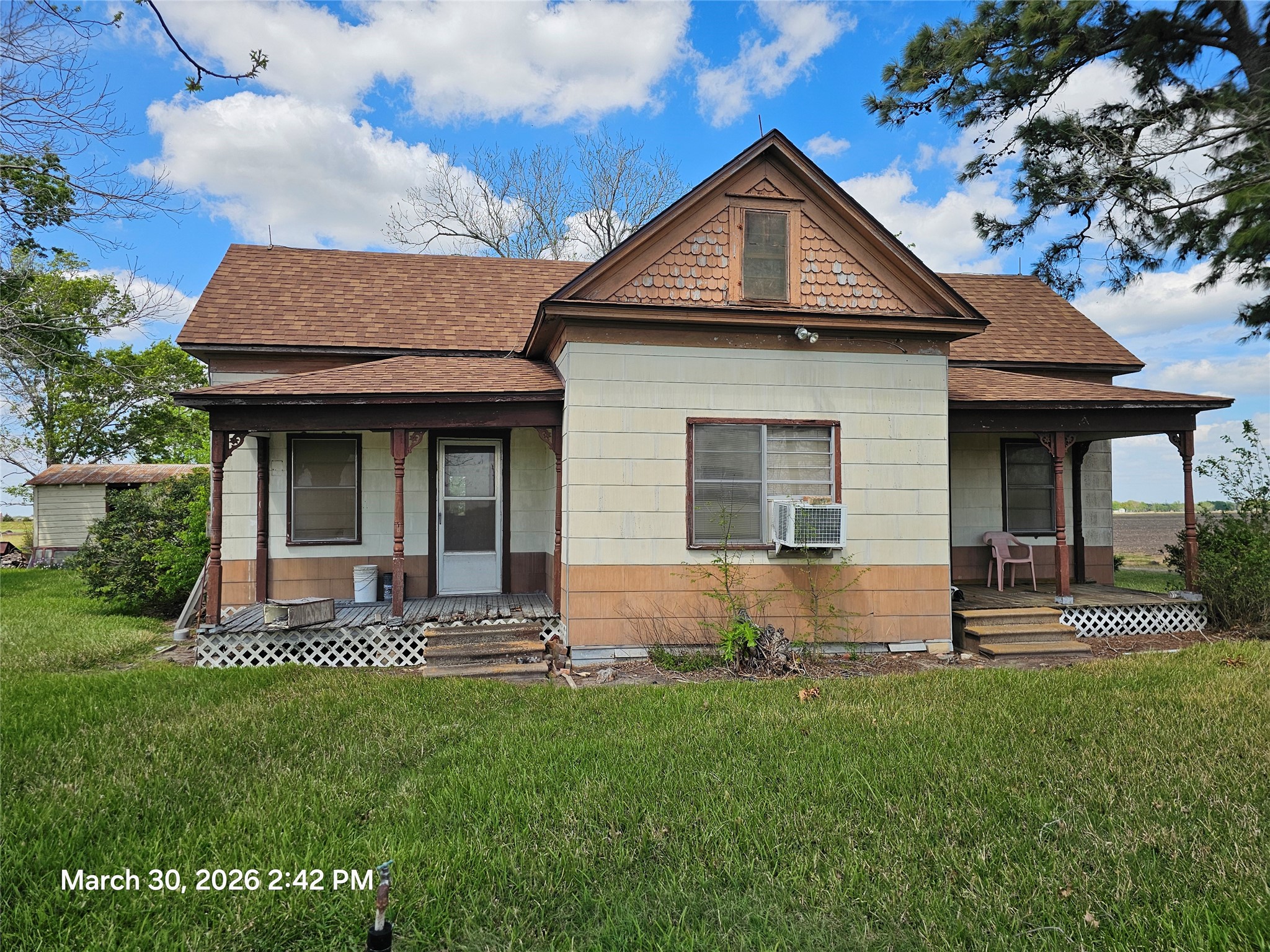 Listing photo 2