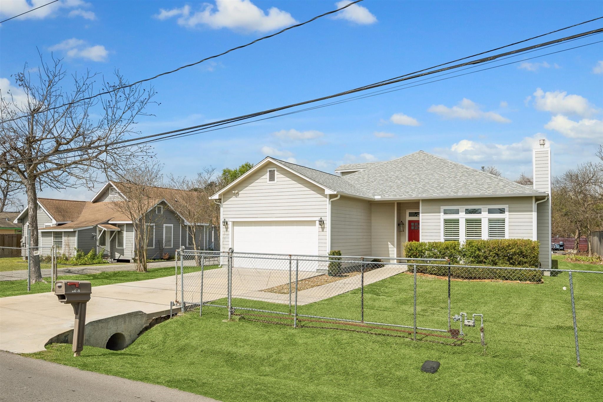 Listing photo 1