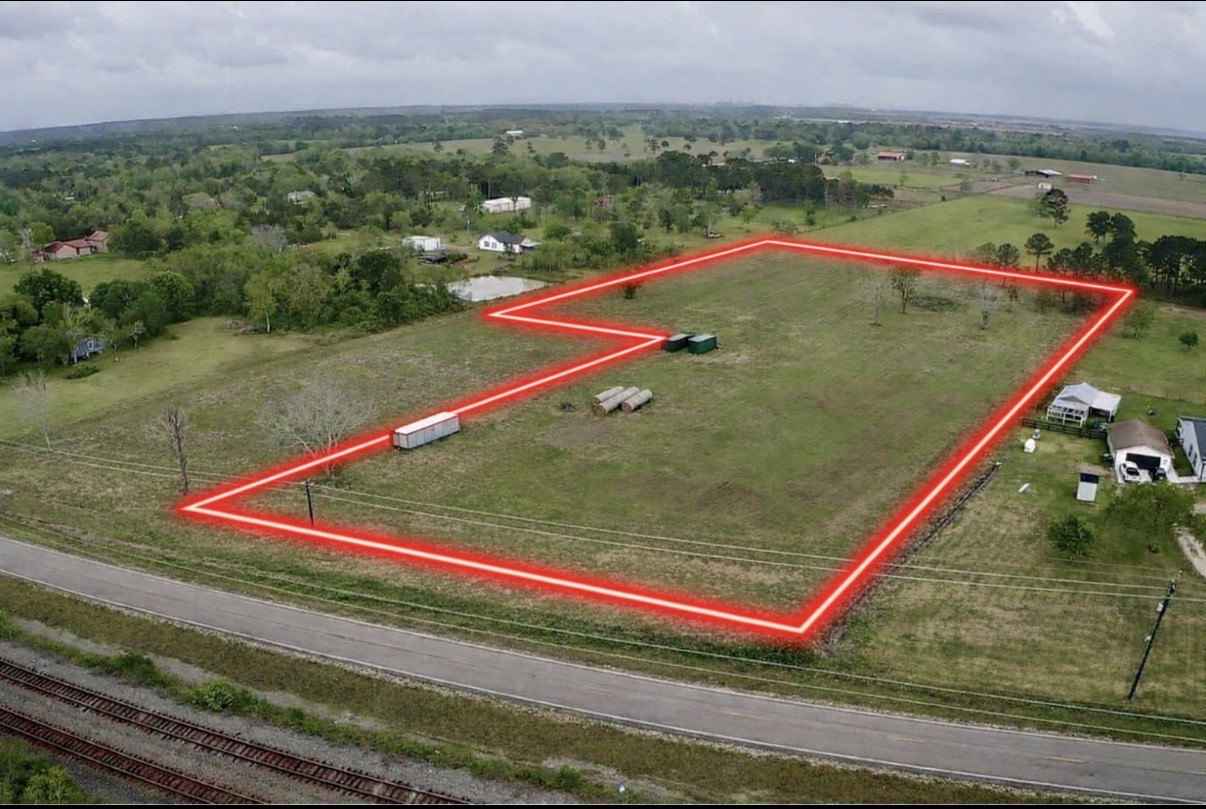 Listing photo 3
