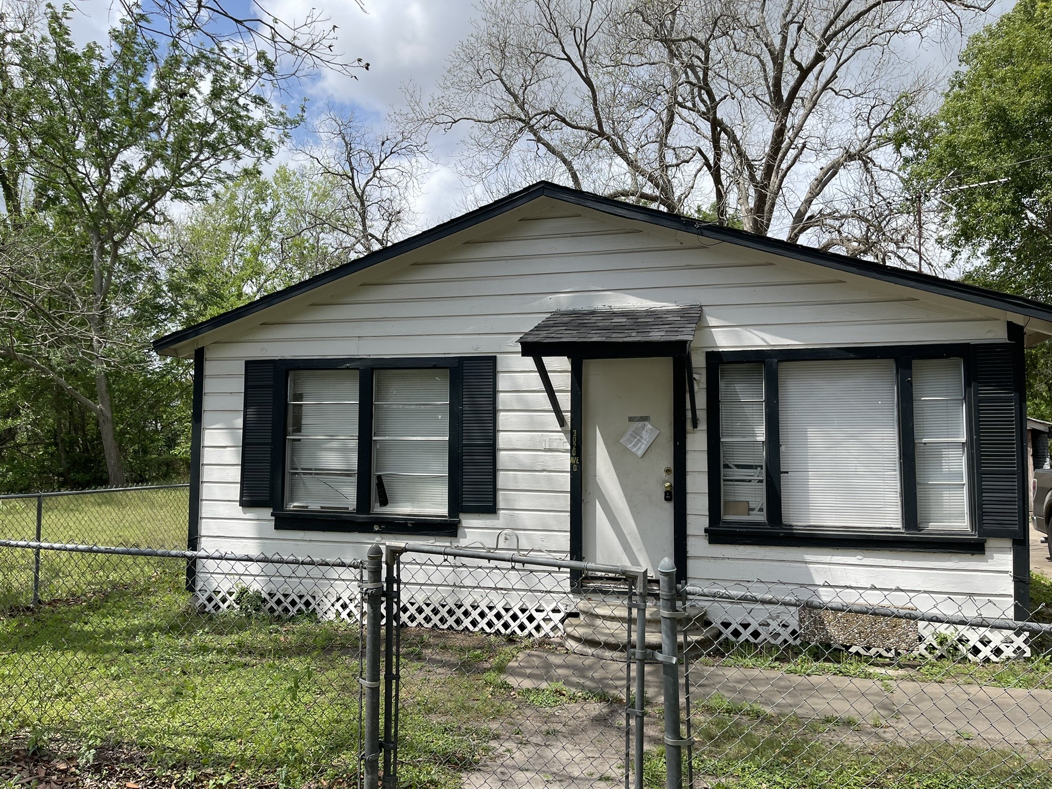 Listing photo 1