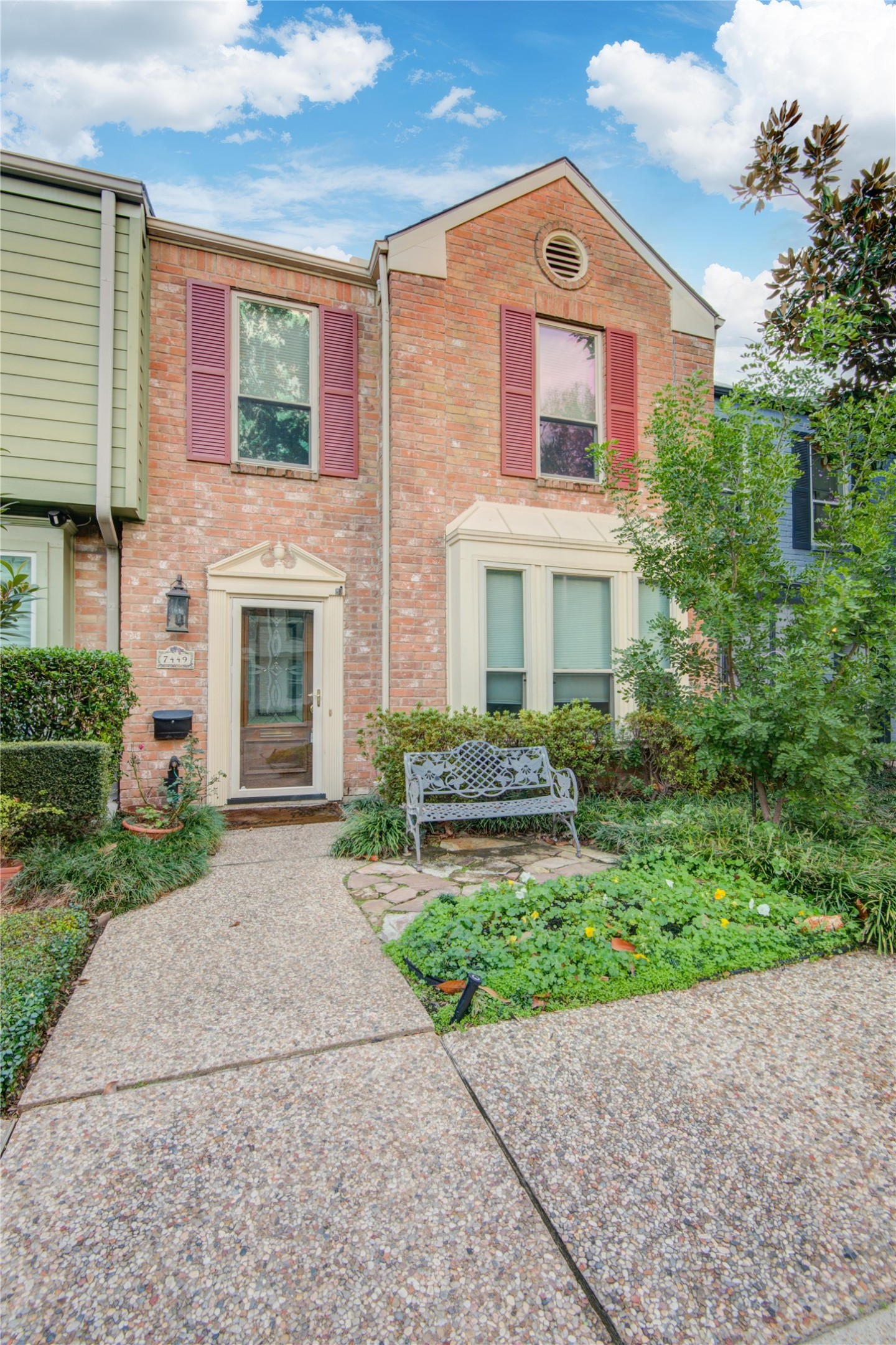 Listing photo 1