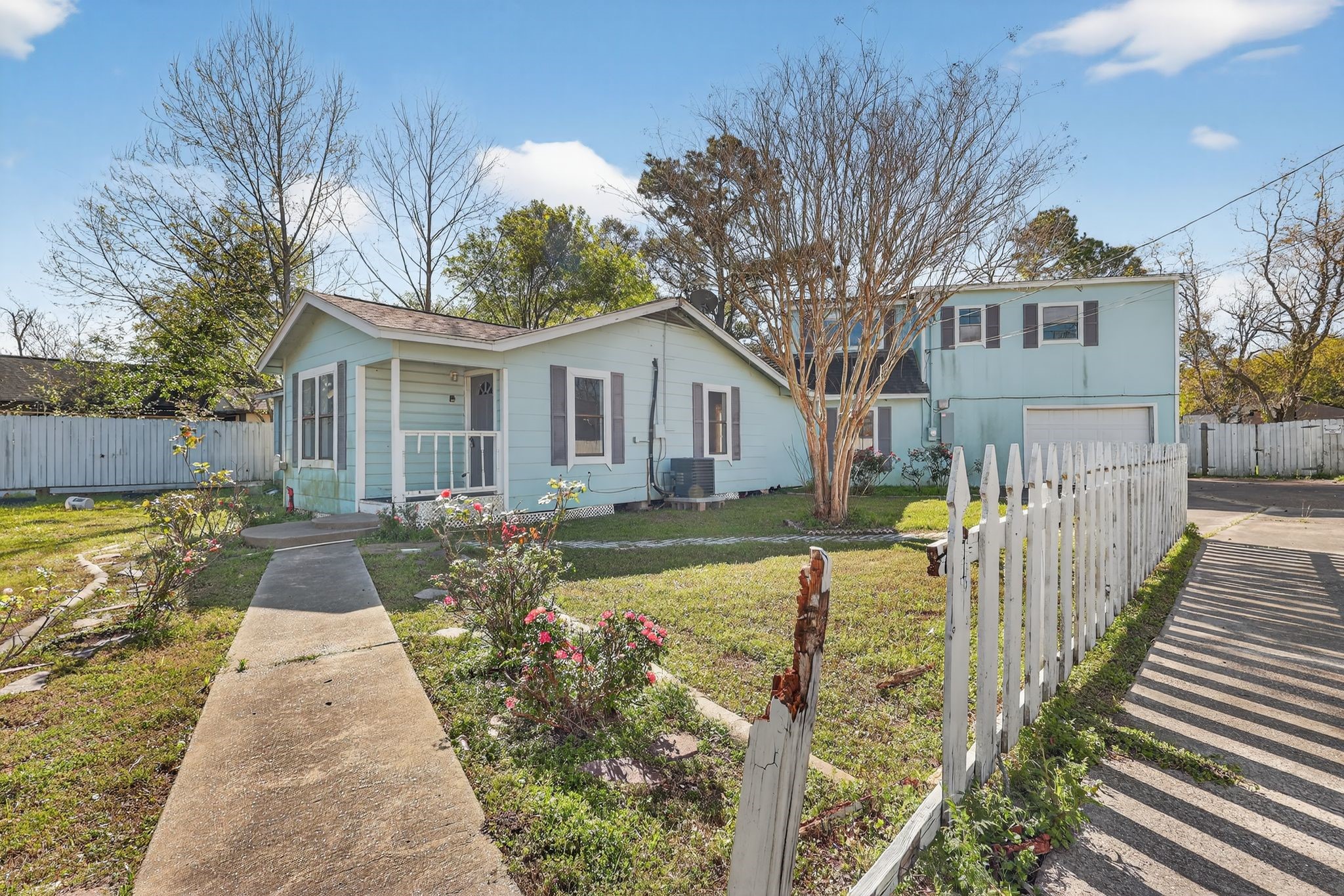 Listing photo 1