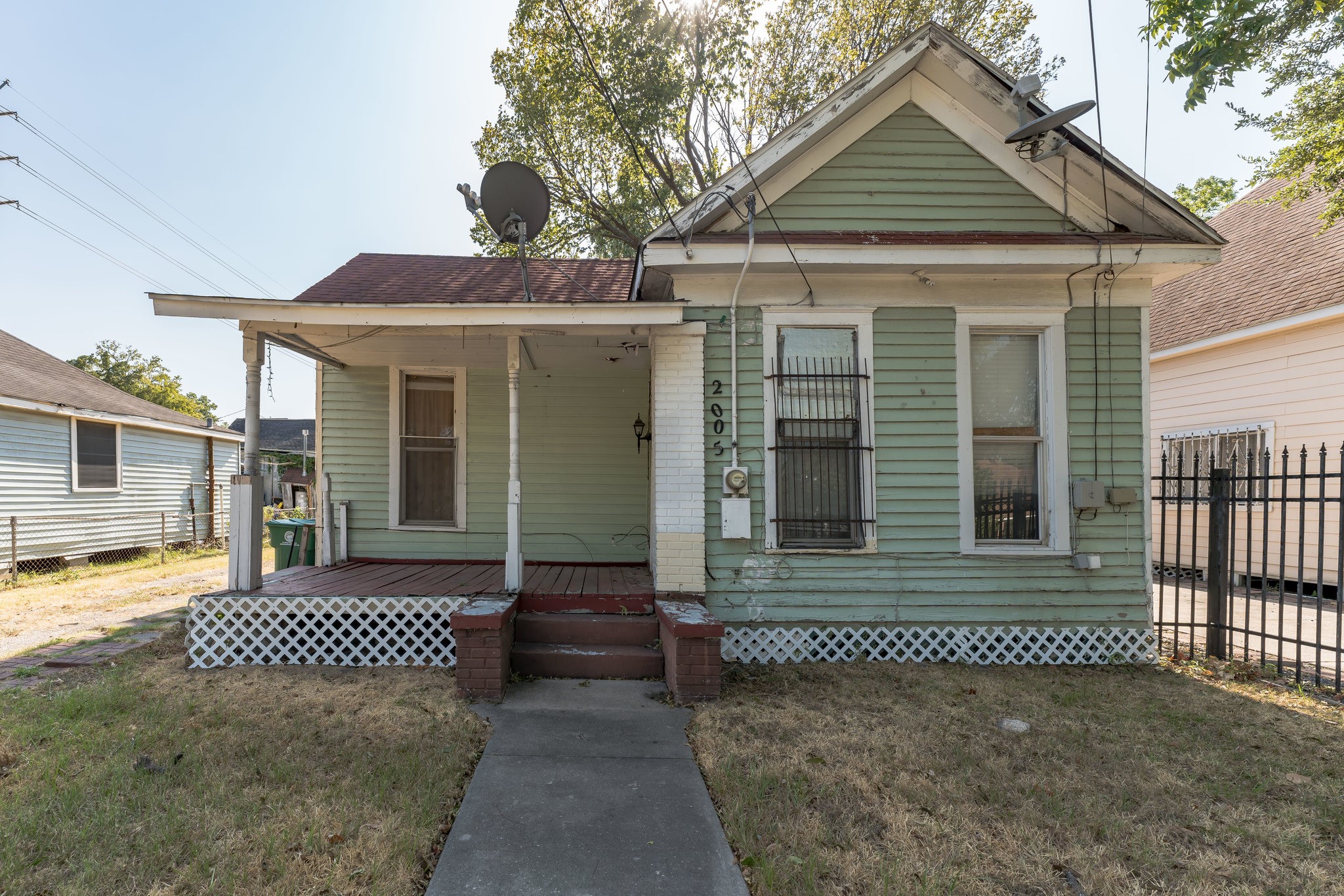 Listing photo 1