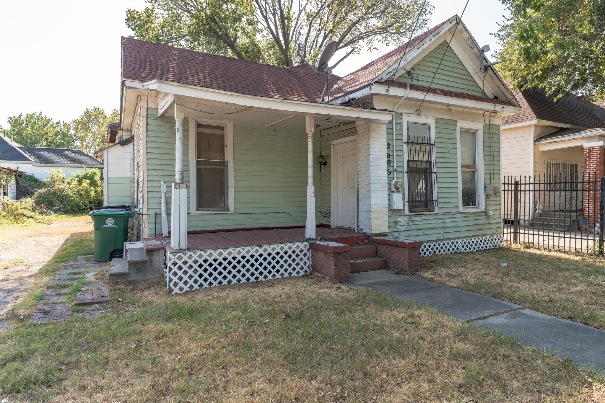 Listing photo 3