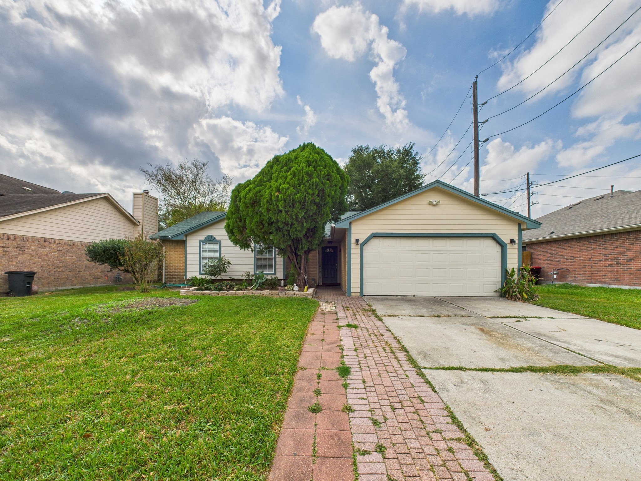 Listing photo 3
