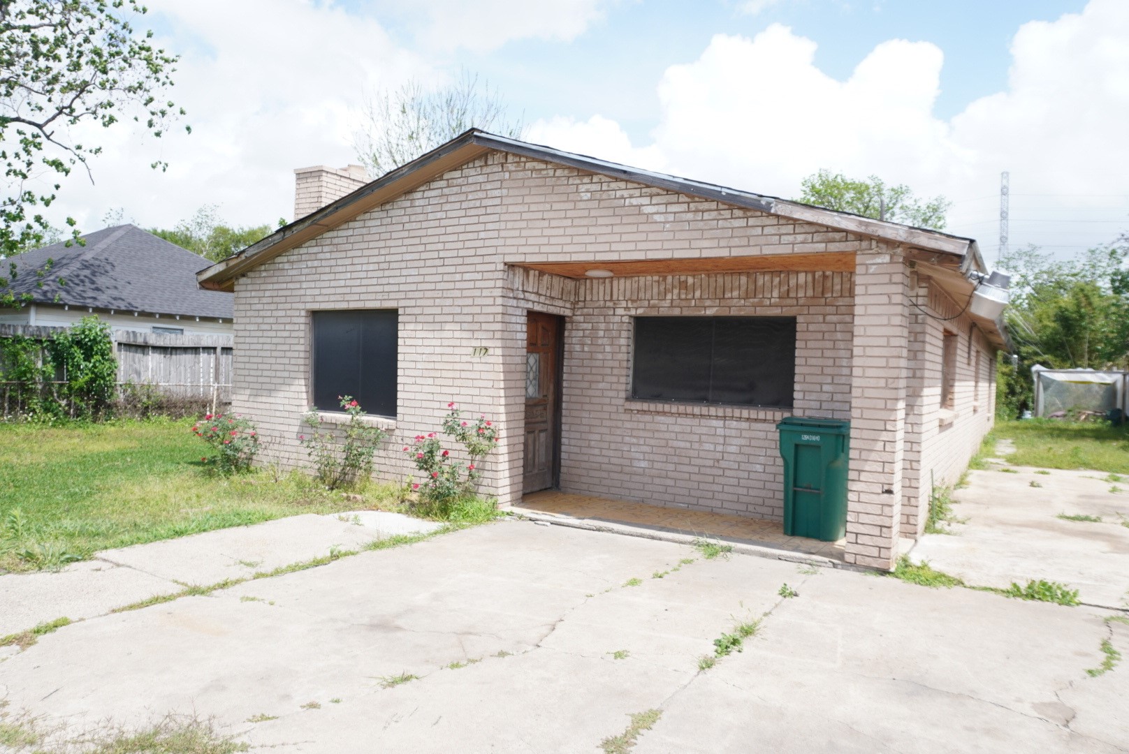 Listing photo 1