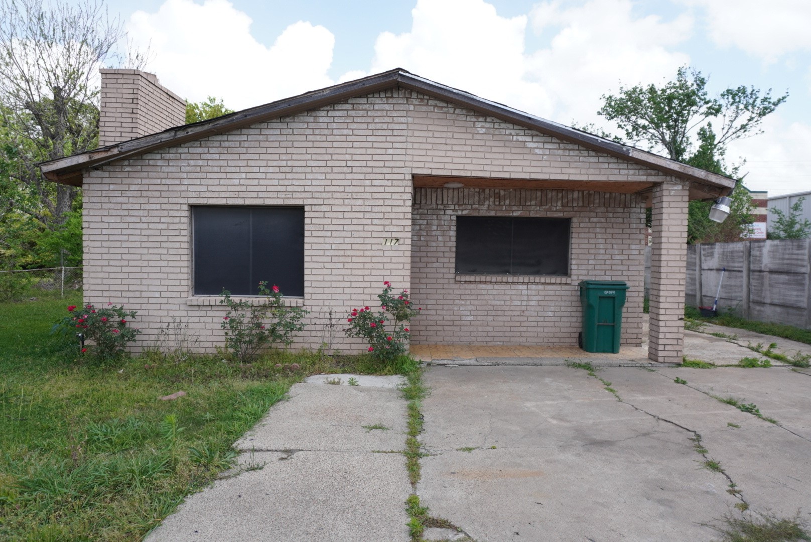 Listing photo 2