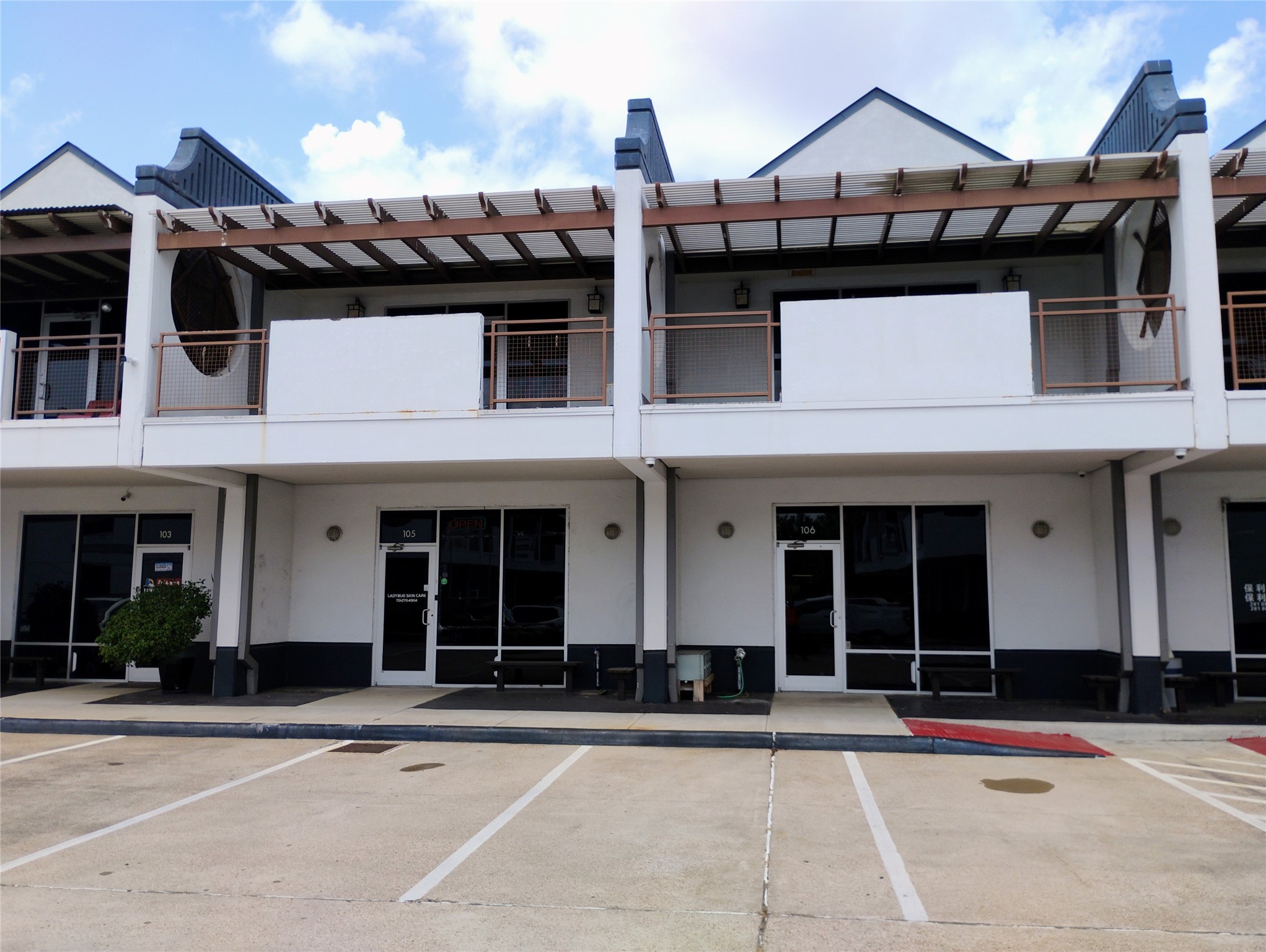 Listing photo 1