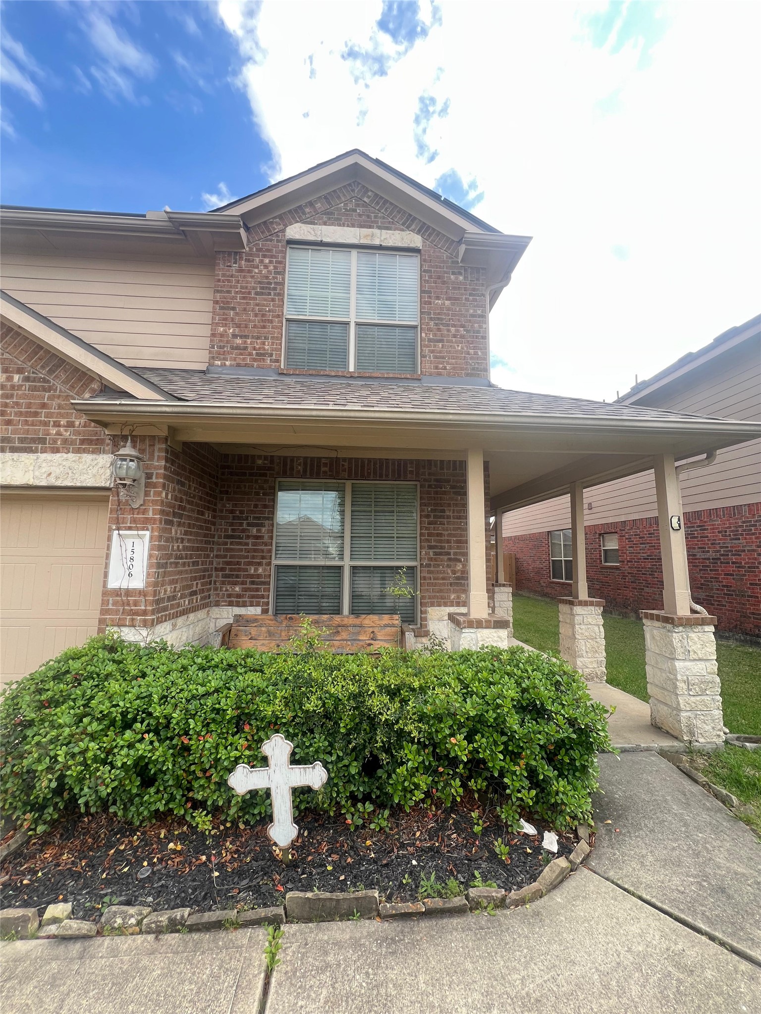 Listing photo 2