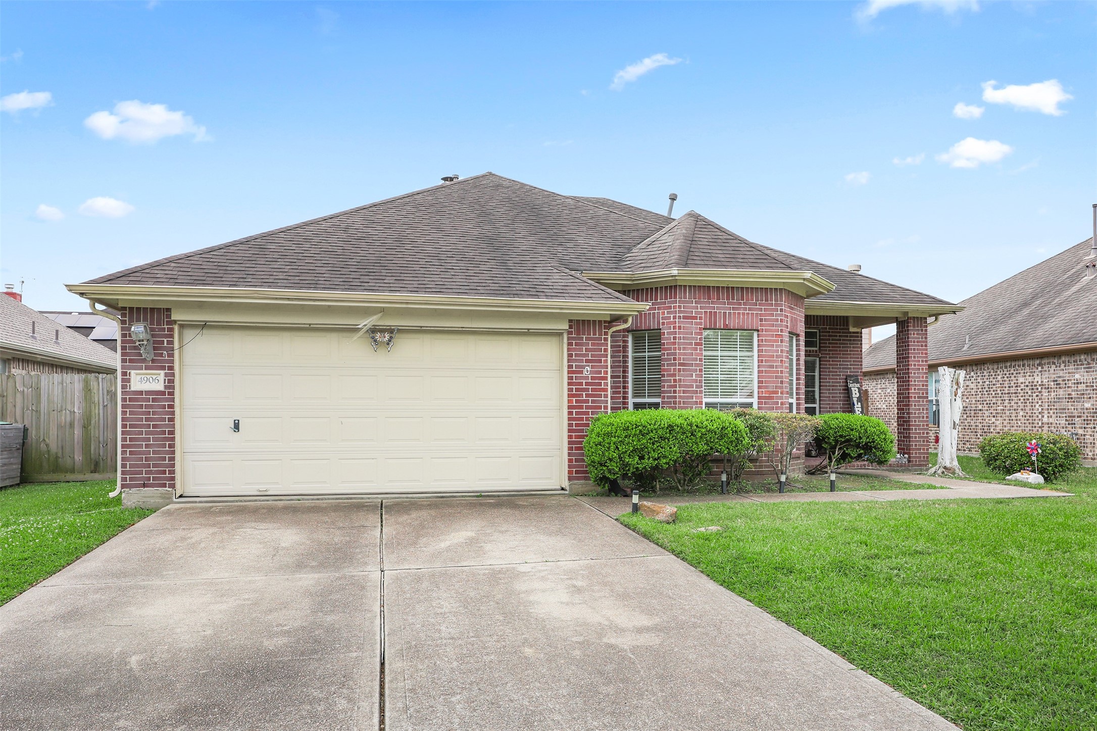 Listing photo 1